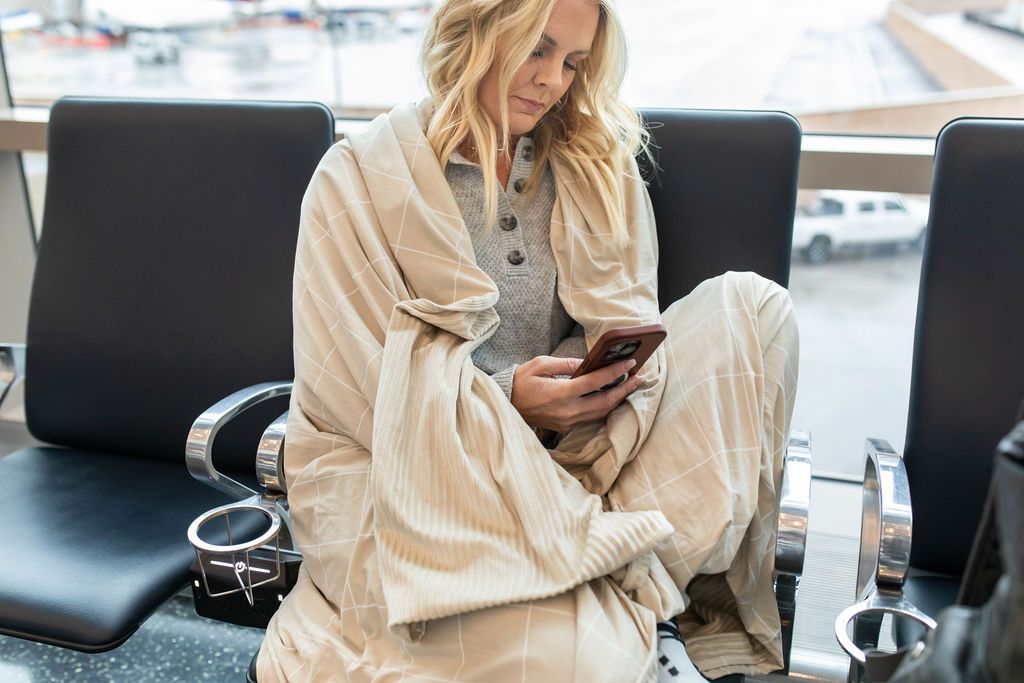 Portable Travel Blanket - Lightweight & Cozy for Camping, Airplane, and Outdoor Adventures | On The Go Blanket for Picnics, Road Trips, and Beach Days