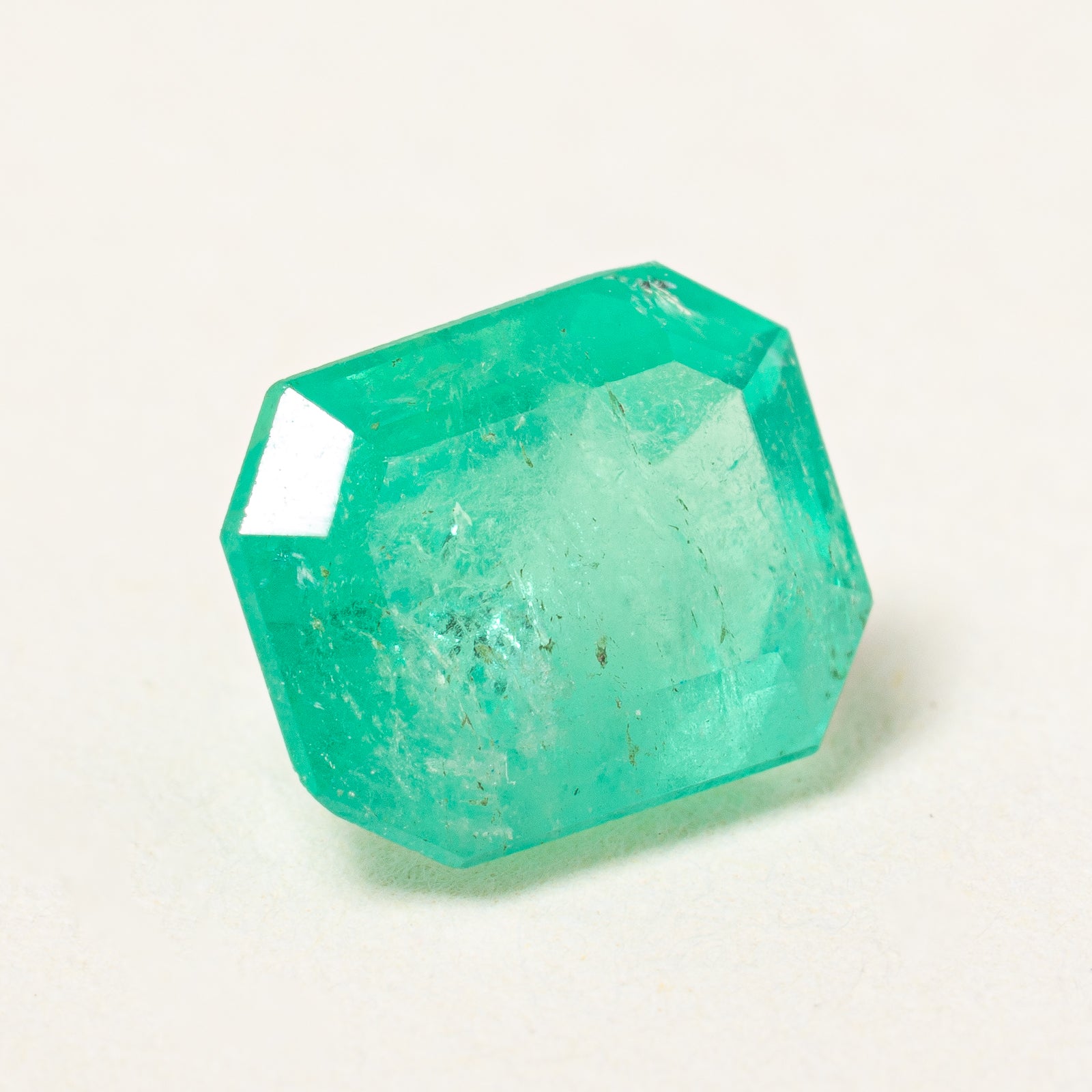 1.39ct Rectangular Step Cut Loose Emerald Gemstone for Jewelry Making - Perfect for Rings, Necklaces & Earrings
