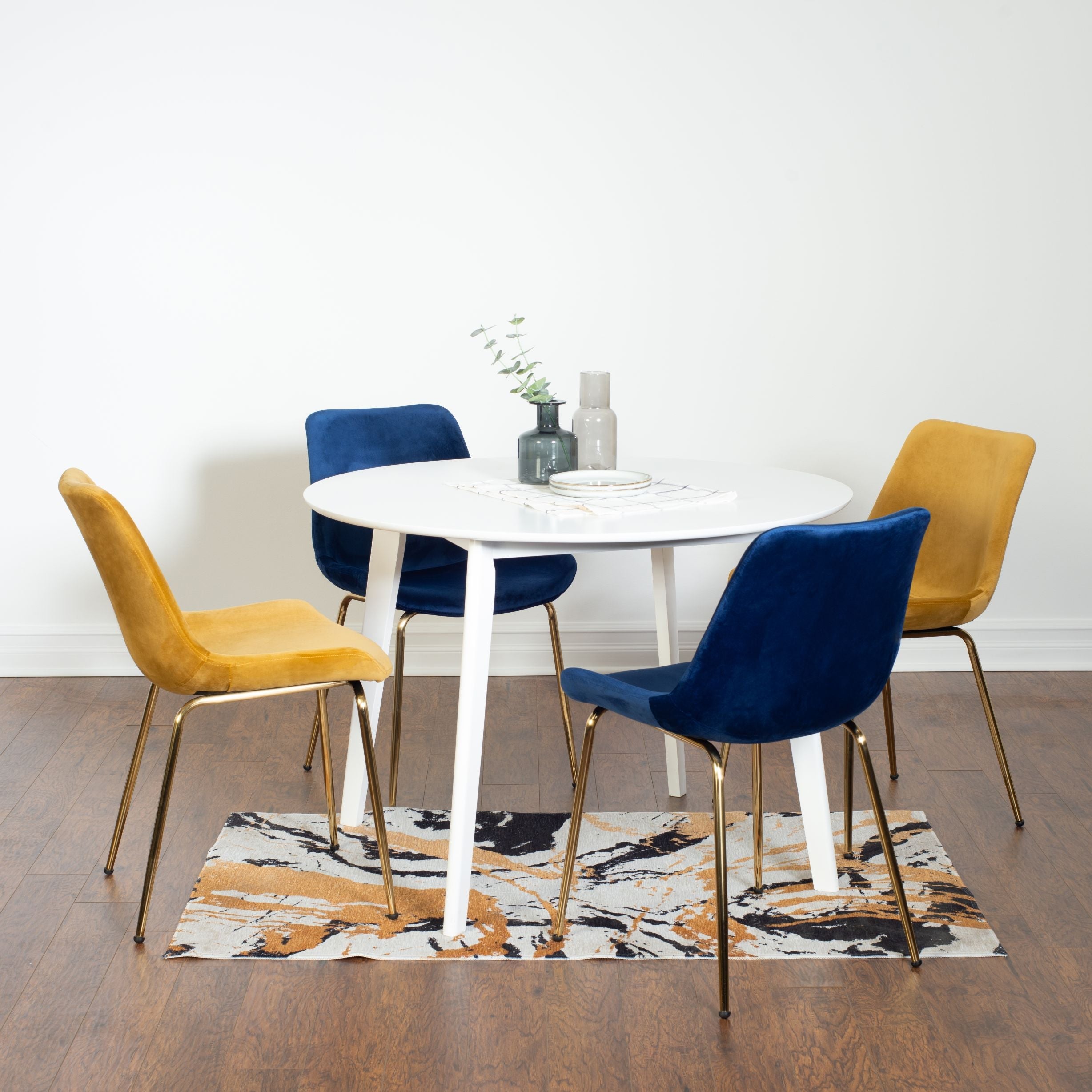 Roundhill Furniture Aufurr Contemporary 5-Piece White Round Dining Table Set with 4 Chairs - Perfect for Small Spaces, Breakfast Nooks & Modern Kitchens
