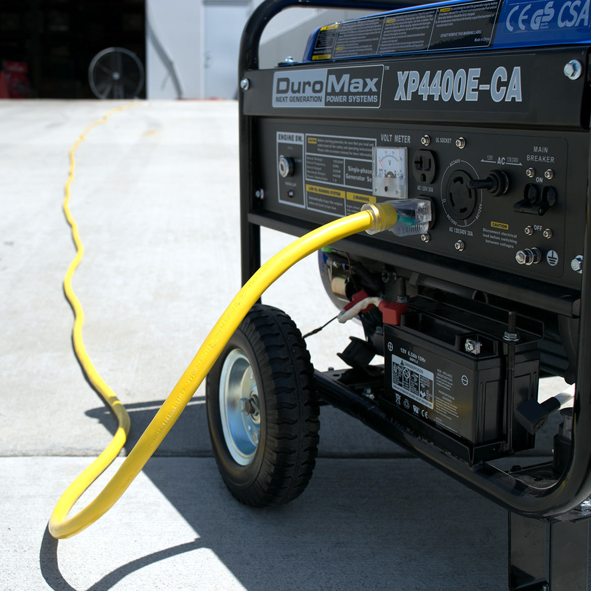 100 Foot 10 Gauge Heavy Duty Triple Tap Extension Cord - 3 Outlet Power Strip with 15A/1875W Capacity - Ideal for Workshops, Construction Sites & Outdoor Use