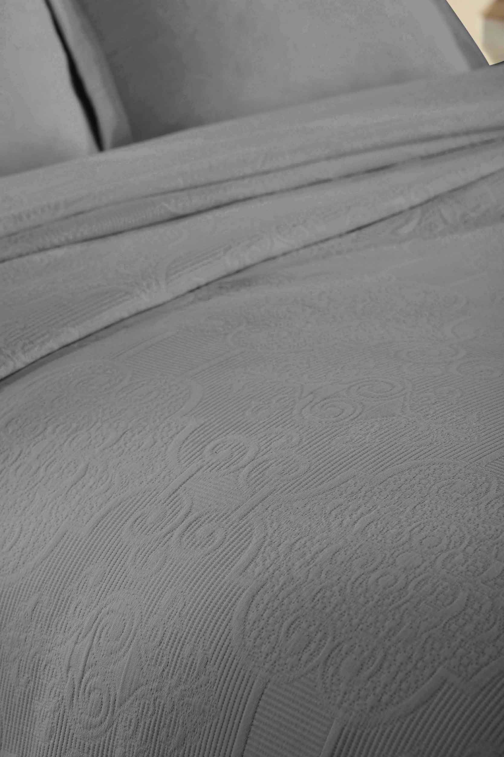Florin Cotton Matelassé Jacquard Bedspread Set with Scrolling Medallion Design - Luxury Queen/King Size Bedding for Master Bedroom, Guest Room & Hotel Decor