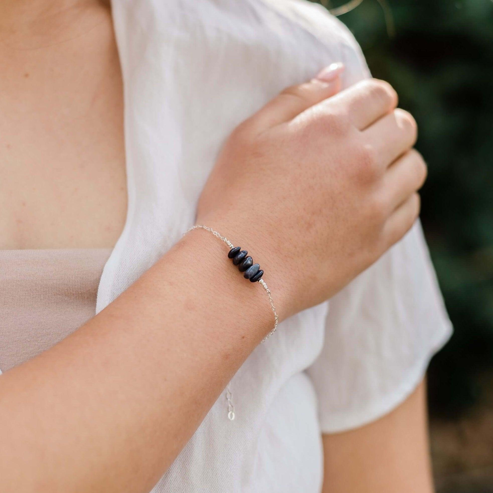 Stylish Sapphire Chip Bead Bar Bracelet for Women - Elegant Crystal Jewelry Gift for Birthday, Anniversary & Special Occasions