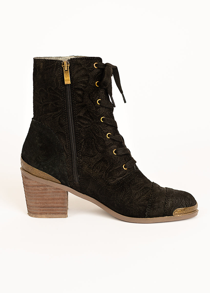 Black Bonnie Boots - Stylish & Comfortable Women's Ankle Boots for Fall & Winter Fashion | Perfect for Casual Outfits, Office Wear & Night Out