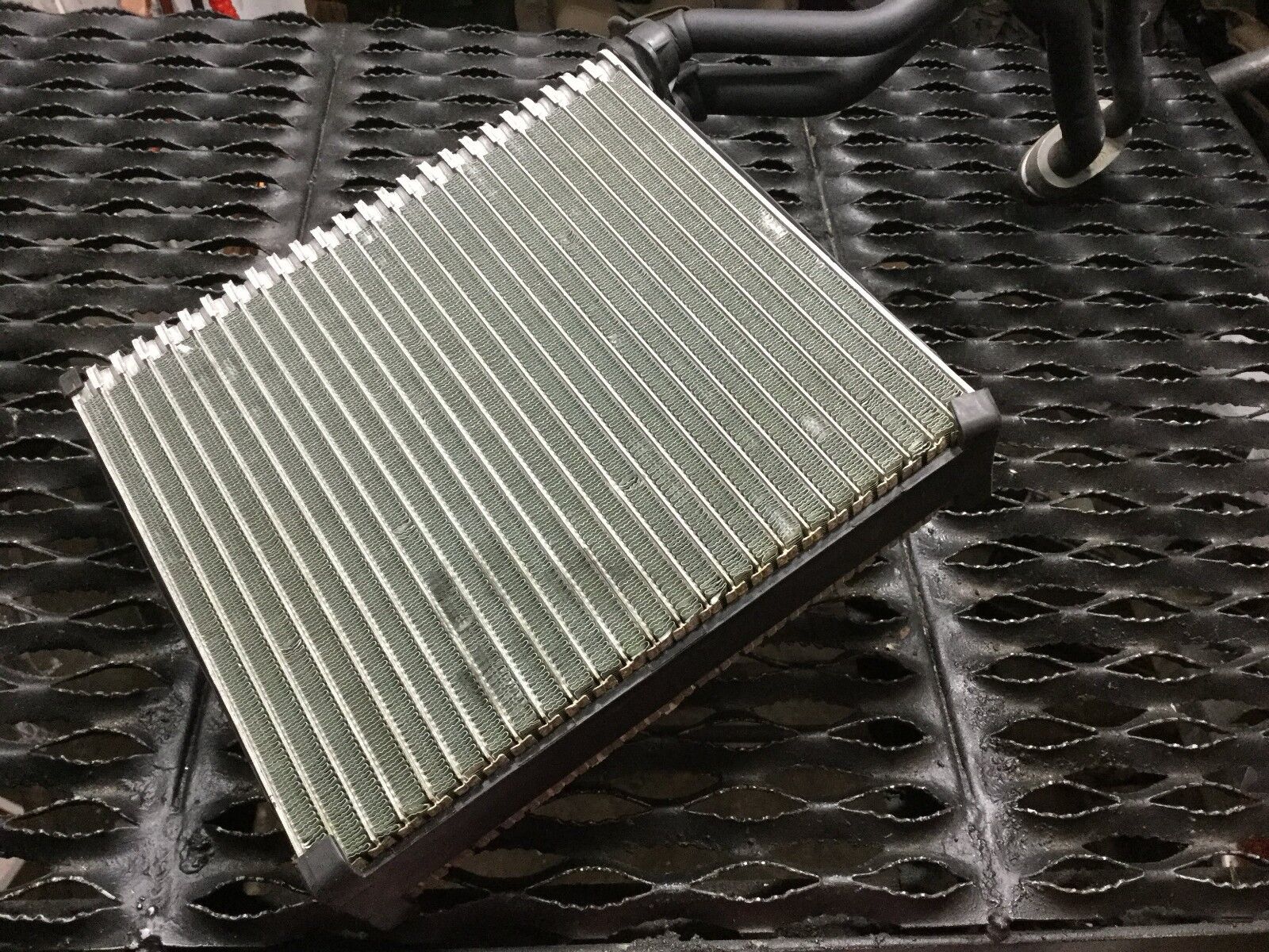 05-08 Audi A4 AC Evaporator Core Replacement - OEM Quality for Car Air Conditioning System - Perfect for Summer Cooling & HVAC Repair