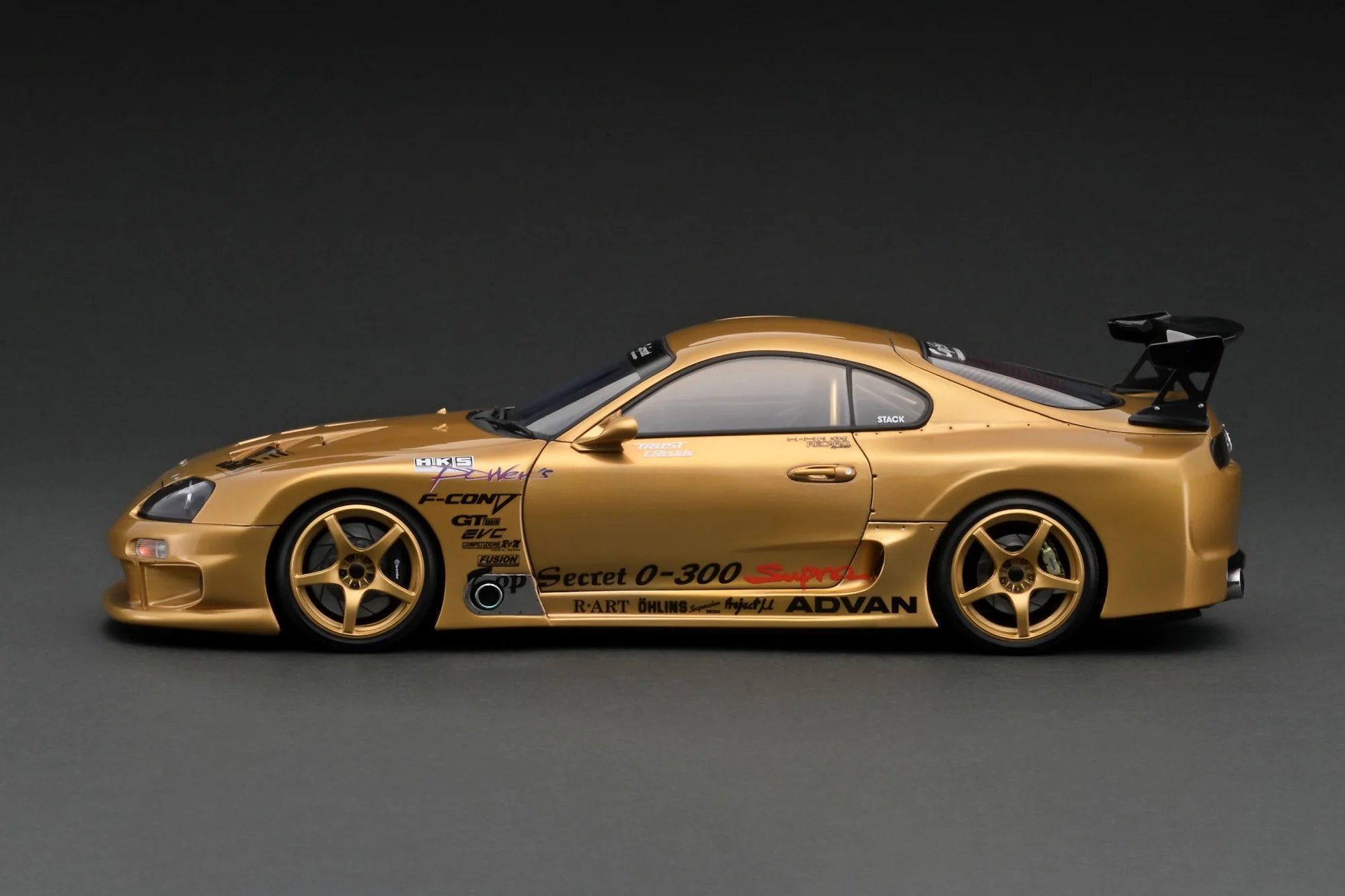 1:18 Scale Toyota Supra JZA80 TOP SECRET GT 300 Diecast Model Car - Gold Edition with Smokey Nagata Figure - Collectible Japanese Tuner Car for Display & Racing Enthusiasts