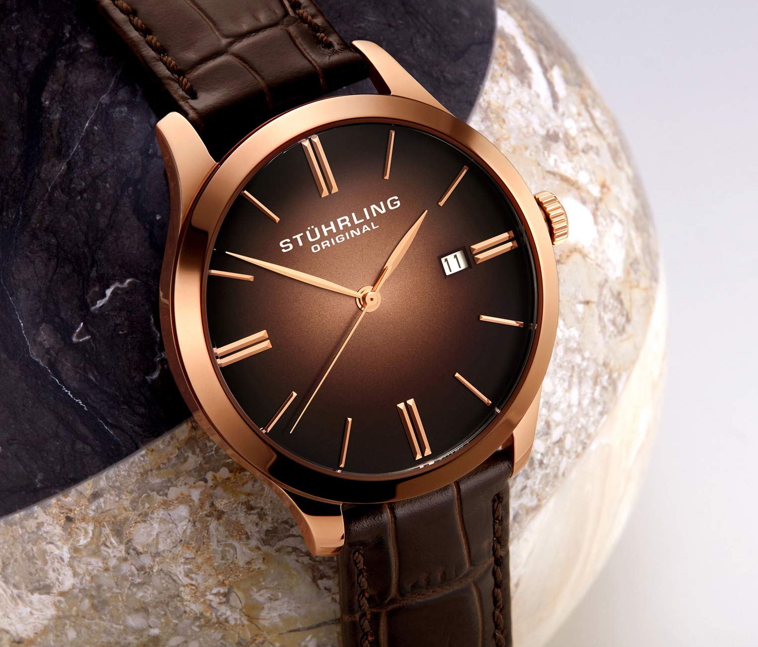 Cuvette II 490 Quartz 42mm Classic Watch - Stylish Men's Dress Watch for Business & Formal Occasions