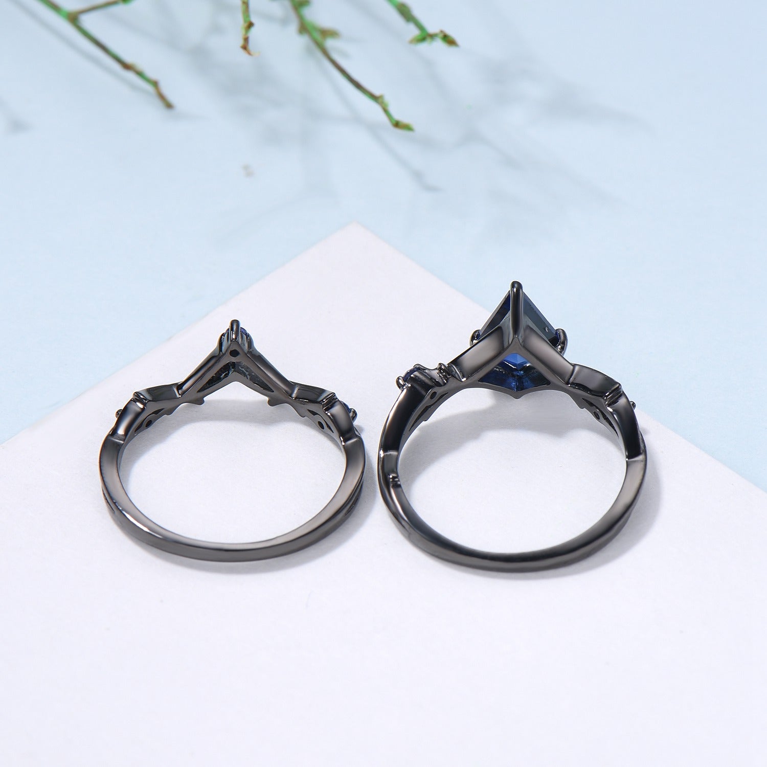 Art Deco Black Gold Blue Sapphire Engagement Ring Set - Split Shank Kite Cut Wedding Band, Elegant Anniversary Bridal Jewelry for Women - Perfect for Proposals, Weddings & Special Occasions