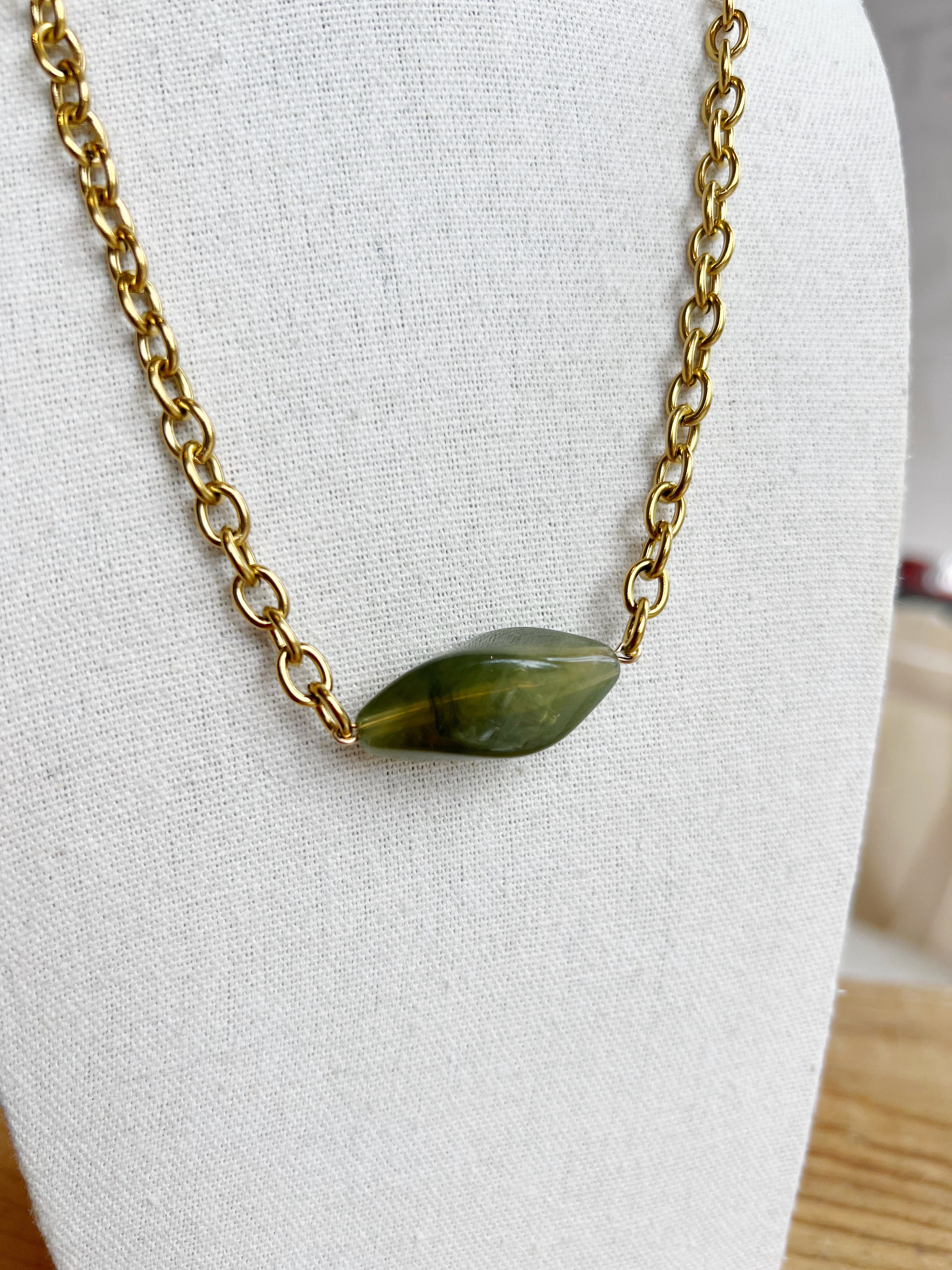 Elegant Single Bead Lucite Necklace for Women - Dark Acrylic Statement Jewelry for Evening Parties, Date Nights & Special Occasions