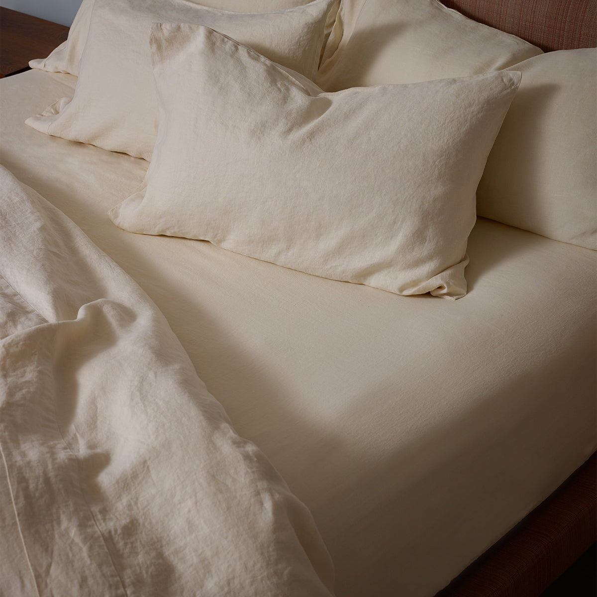 100% Pure Linen Fitted Sheet - Queen Size Bed Sheet Set - Soft & Breathable for All Seasons - Perfect for Master Bedroom, Guest Room & Vacation Homes