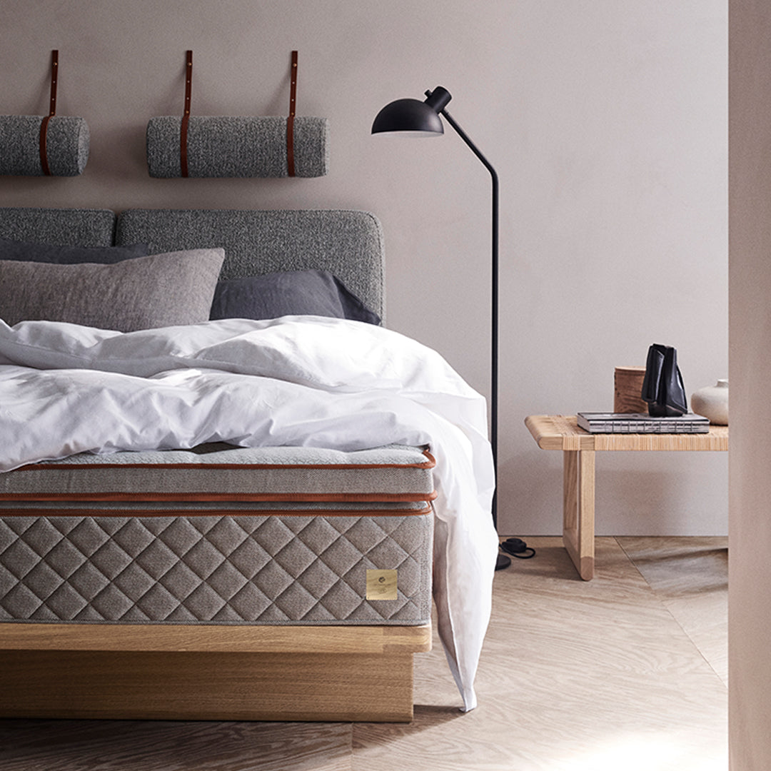 BM0488S Modern Side Table - Stylish Nightstand for Bedroom, Living Room & Office - Compact End Table with Sturdy Metal Frame & Wooden Top - Perfect for Small Spaces, Reading Nook & Home Decor