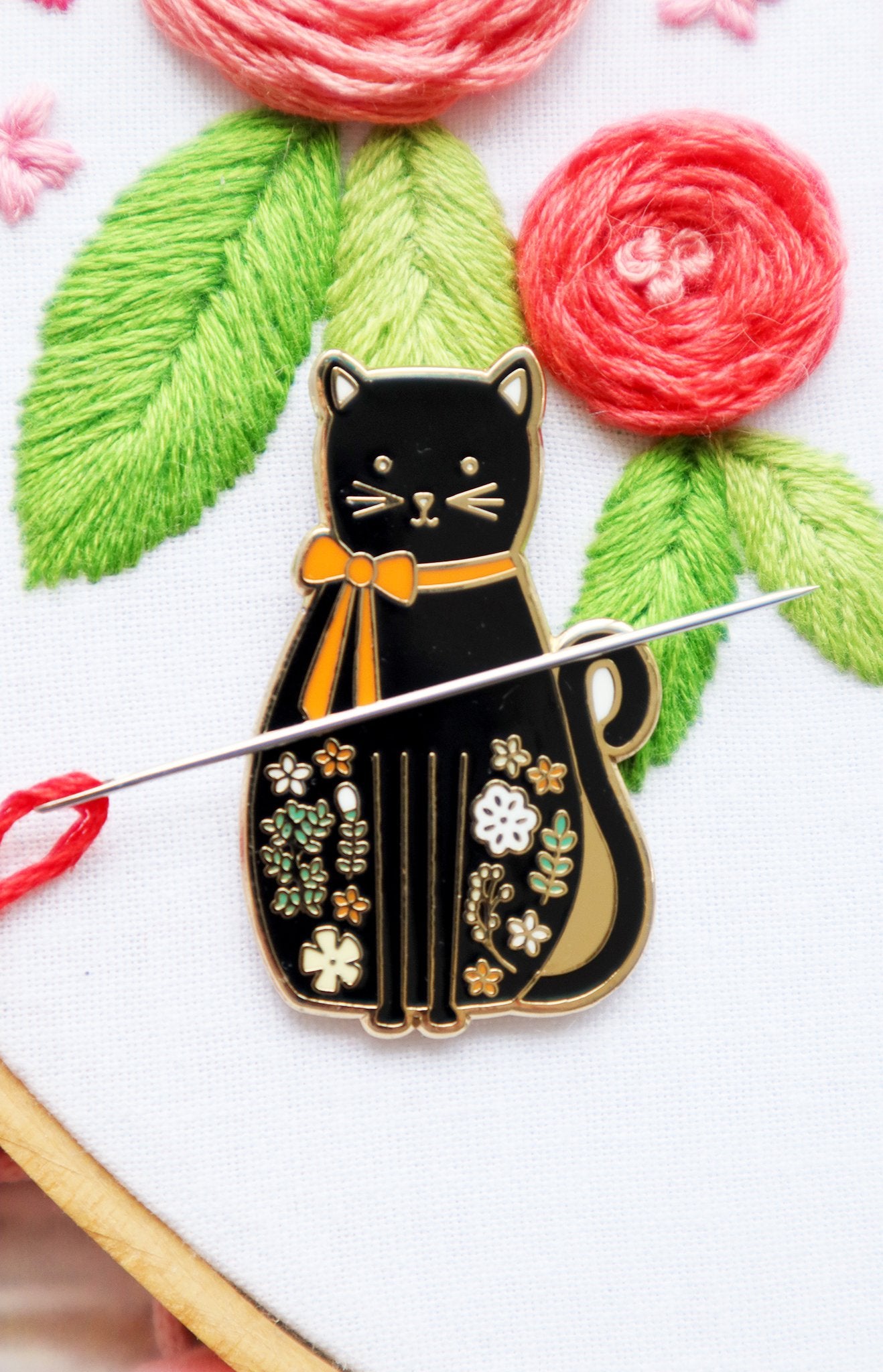 Flamingo Toes Black Cat Needle Minder - Magnetic Pin Holder for Sewing, Quilting & Embroidery - Perfect for Crafters & DIY Projects