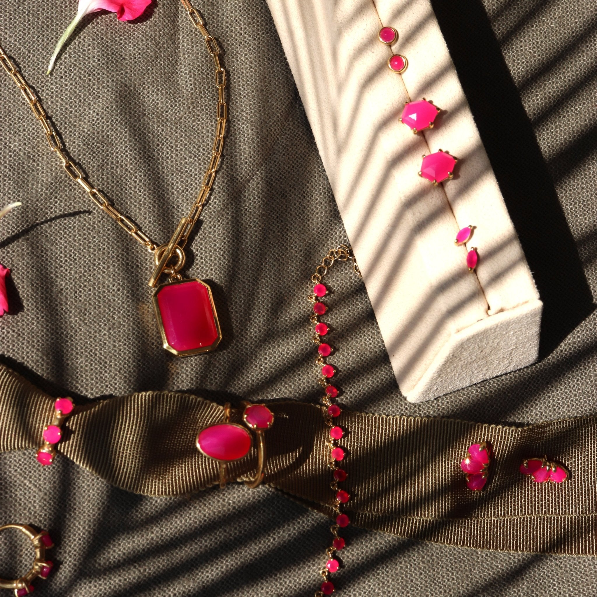 Vintage Solitaire Toggle Necklace with Hot Pink Chalcedony - Elegant Jewelry for Women, Perfect for Parties, Weddings & Special Occasions
