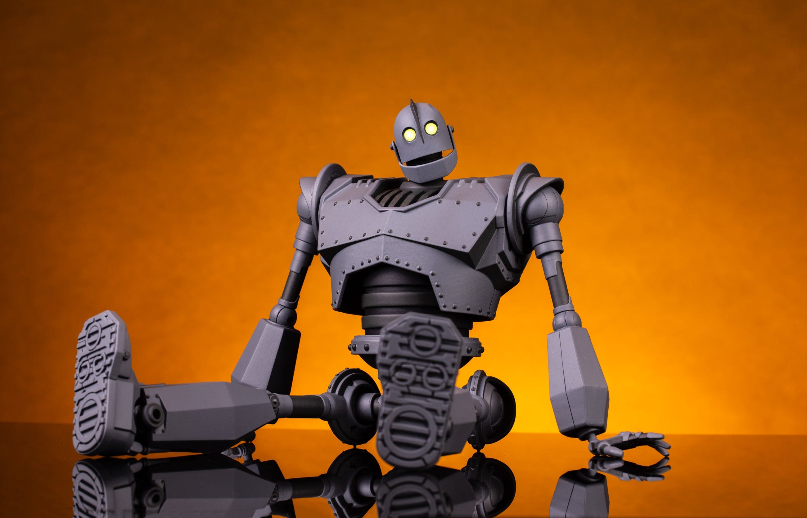 Iron Giant MONDO MECHA Collectible Action Figure - Premium Robot Toy for Display, Gifts & Anime Collections