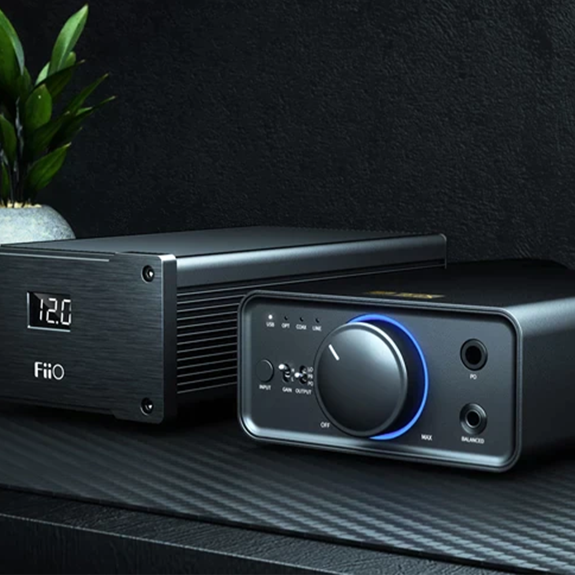 FiiO K7 High-Resolution USB DAC and Headphone Amplifier - Perfect for Audiophiles, Studio Monitoring, and Home Audio Systems