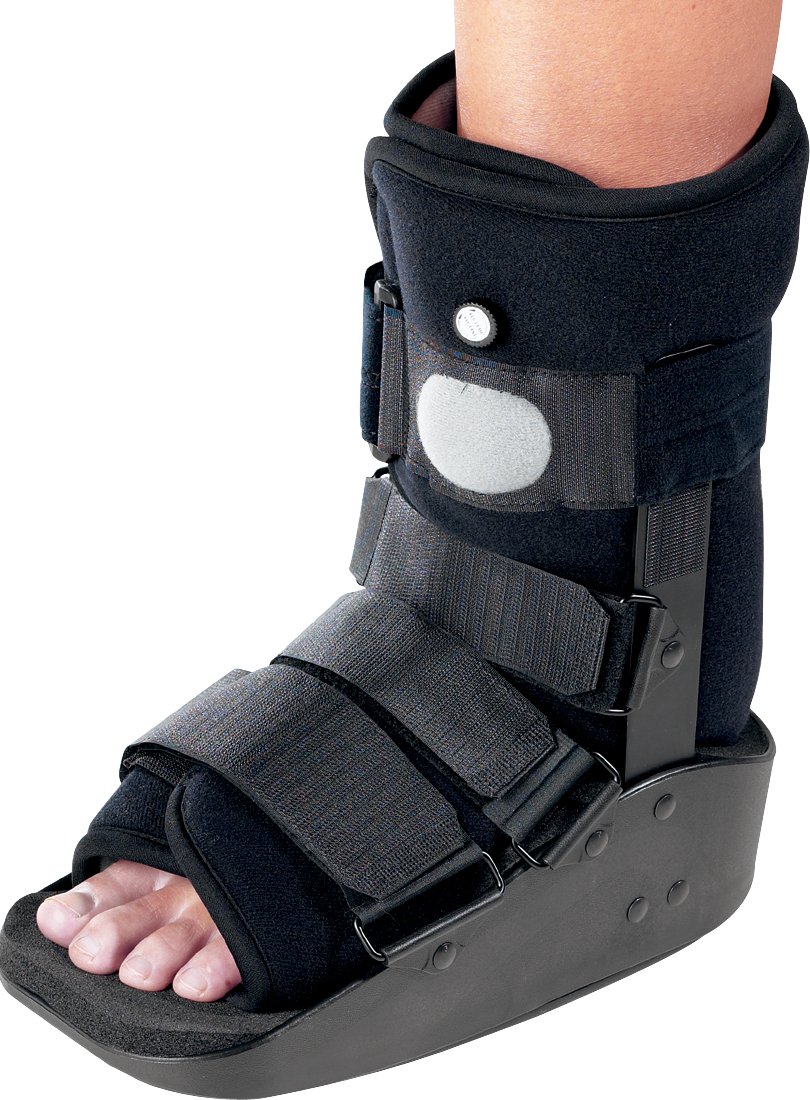DonJoy MaxTrax Air Ankle Walker Brace - Adjustable Walking Boot for Foot & Ankle Injuries - Ideal for Sprains, Fractures & Post-Surgery Recovery - Perfect for Daily Mobility & Sports Injury Support