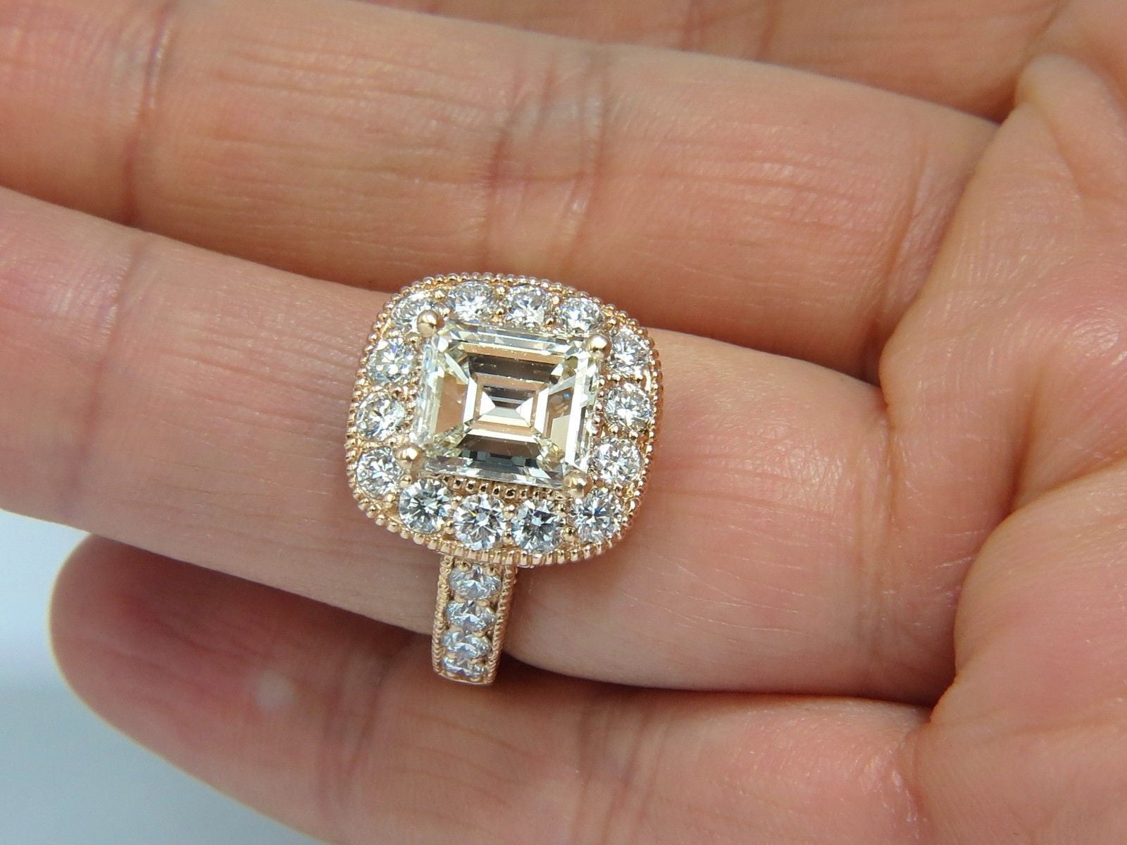 5.37CT GIA Certified Emerald Cut Diamond Ring in 18K Gold - Halo Cluster Bridal Wedding & Anniversary Jewelry Gift for Her - Perfect for Engagement, Proposal, and Special Occasions