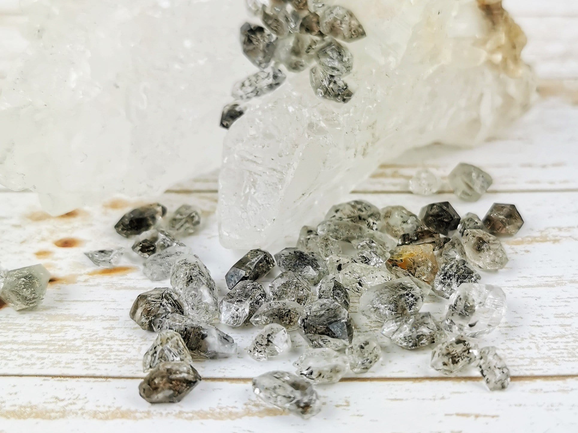 14-Piece Small Petroleum Quartz Crystal Set - Healing Stones for Meditation, Reiki, and Energy Work - Perfect for Home Decor, Gifts, and Spiritual Practices