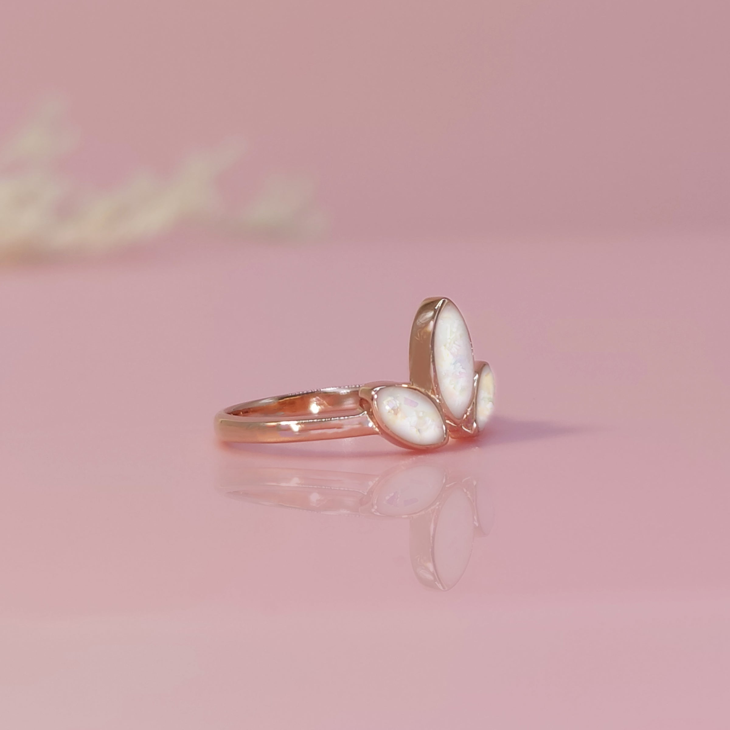 Cloverleaf: Ashes Ring - Elegant Memorial Jewelry for Loved Ones | Perfect for Remembrance, Sympathy Gifts & Keepsakes