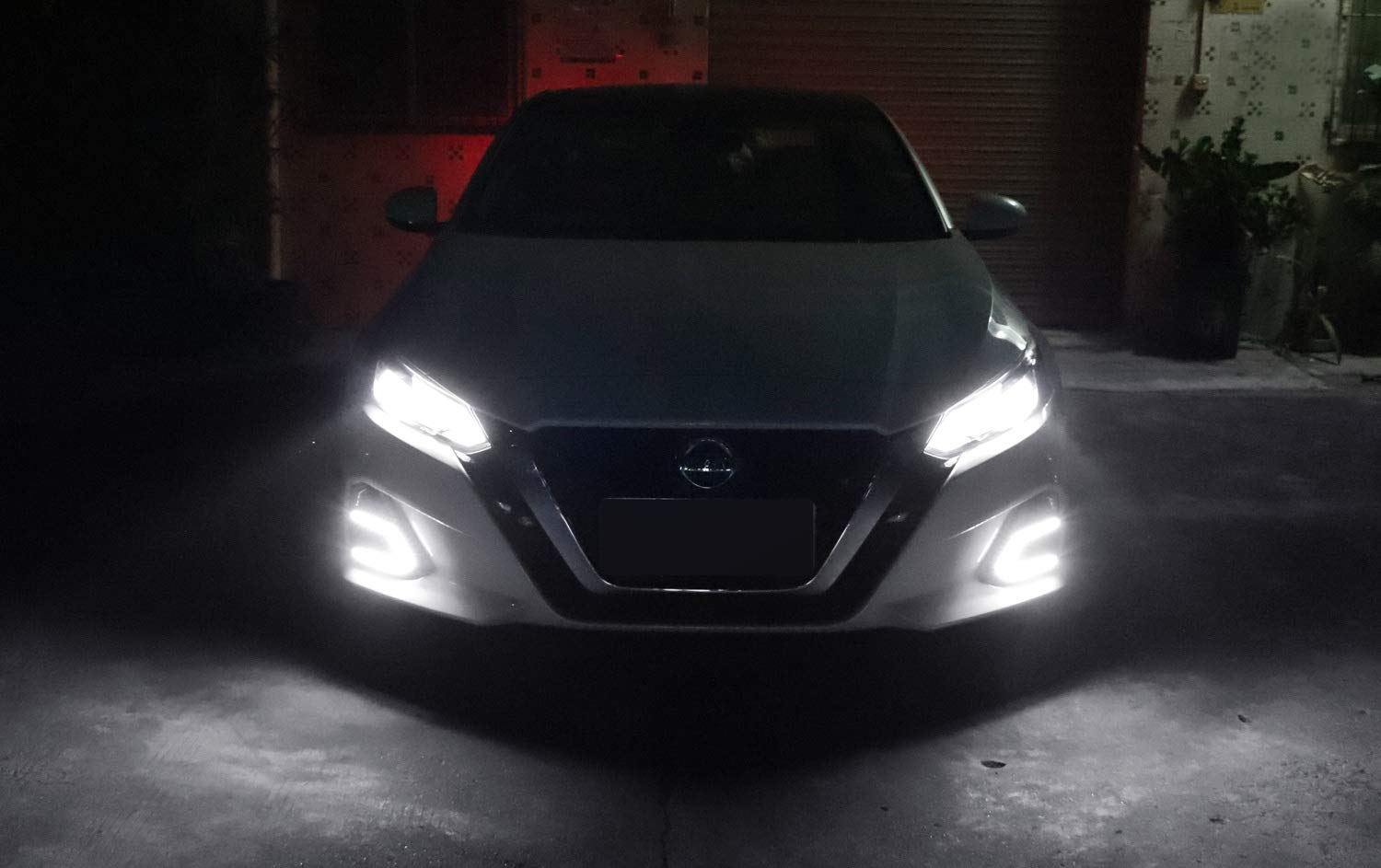 iJDMTOY Switchback LED Daytime Running Light Kit & Clear Lens Fog Light Combo for 2019-2022 Nissan Altima - White/Amber LED DRL, Halogen Fog Lights, Bezels & Wiring Included - Perfect for Night Driving and Enhanced Visibility