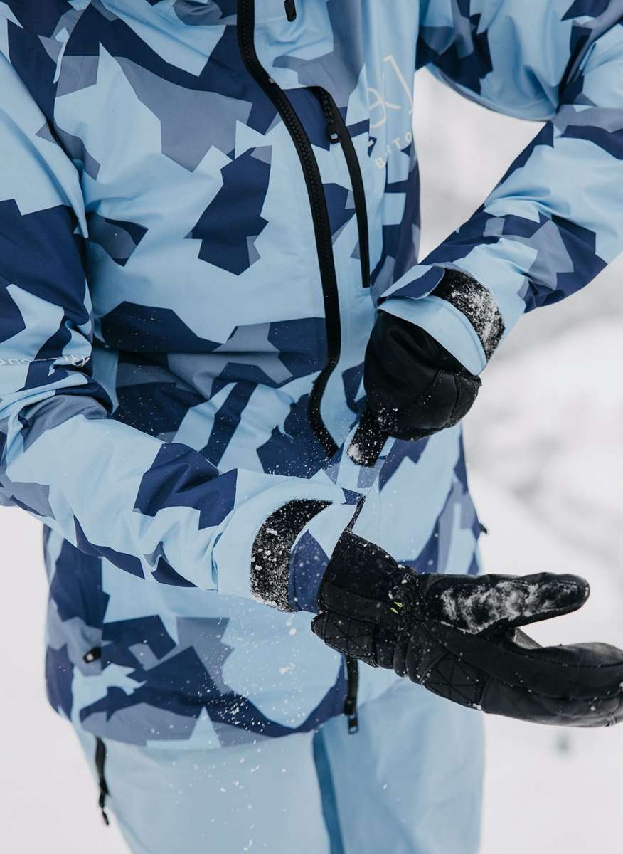 Burton Women's AK GORE-TEX Upshift 2 Layer Waterproof Ski Jacket 2024 - Lightweight Windproof Snowboard Coat for Winter Sports & Outdoor Adventures