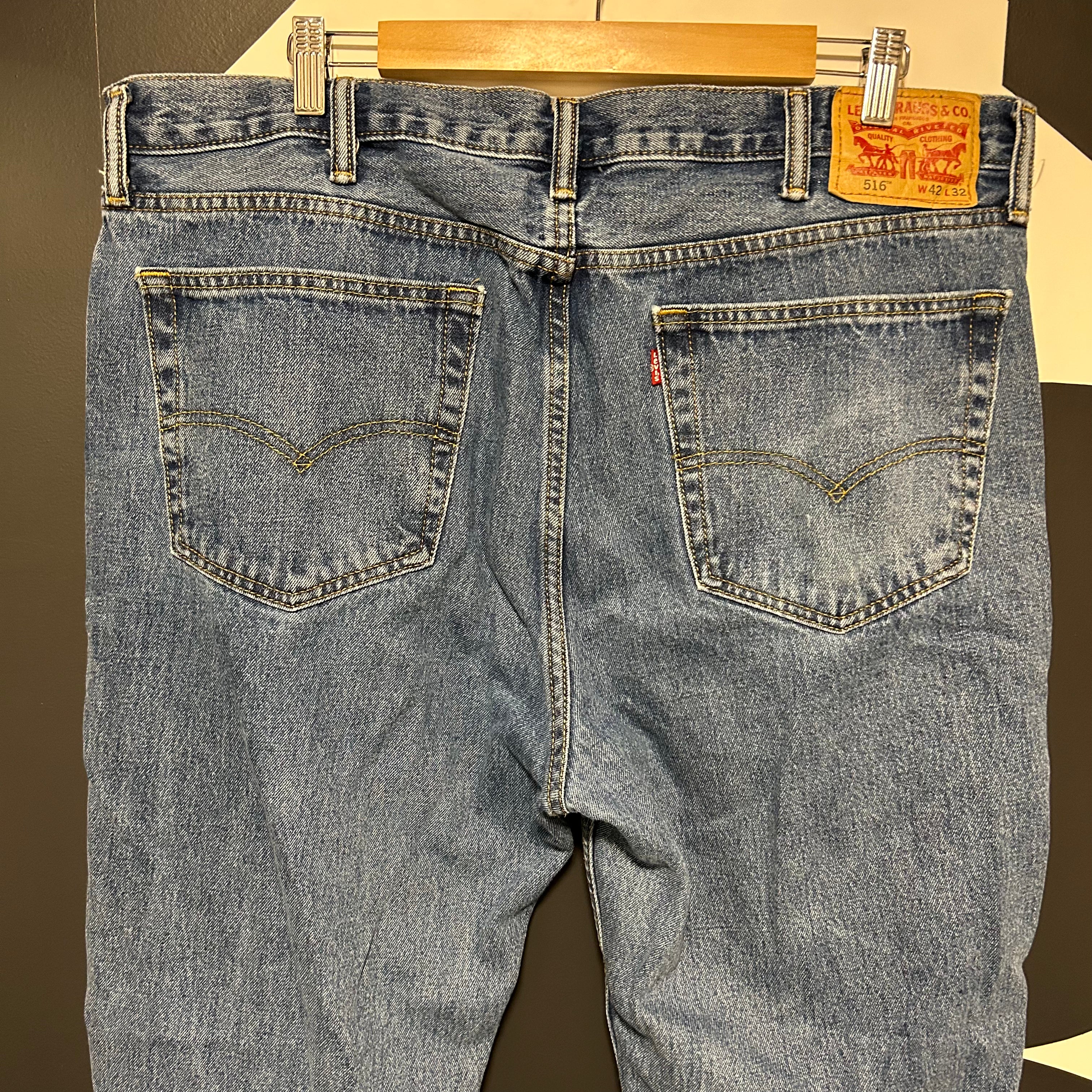 Levi's Dark Wash Denim Jeans for Men - Classic 40