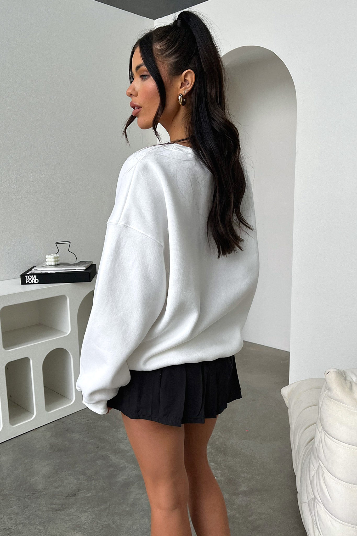 Calabasas Crewneck Sweatshirt - White | Men's & Women's Casual Pullover | Perfect for Streetwear & Everyday Comfort