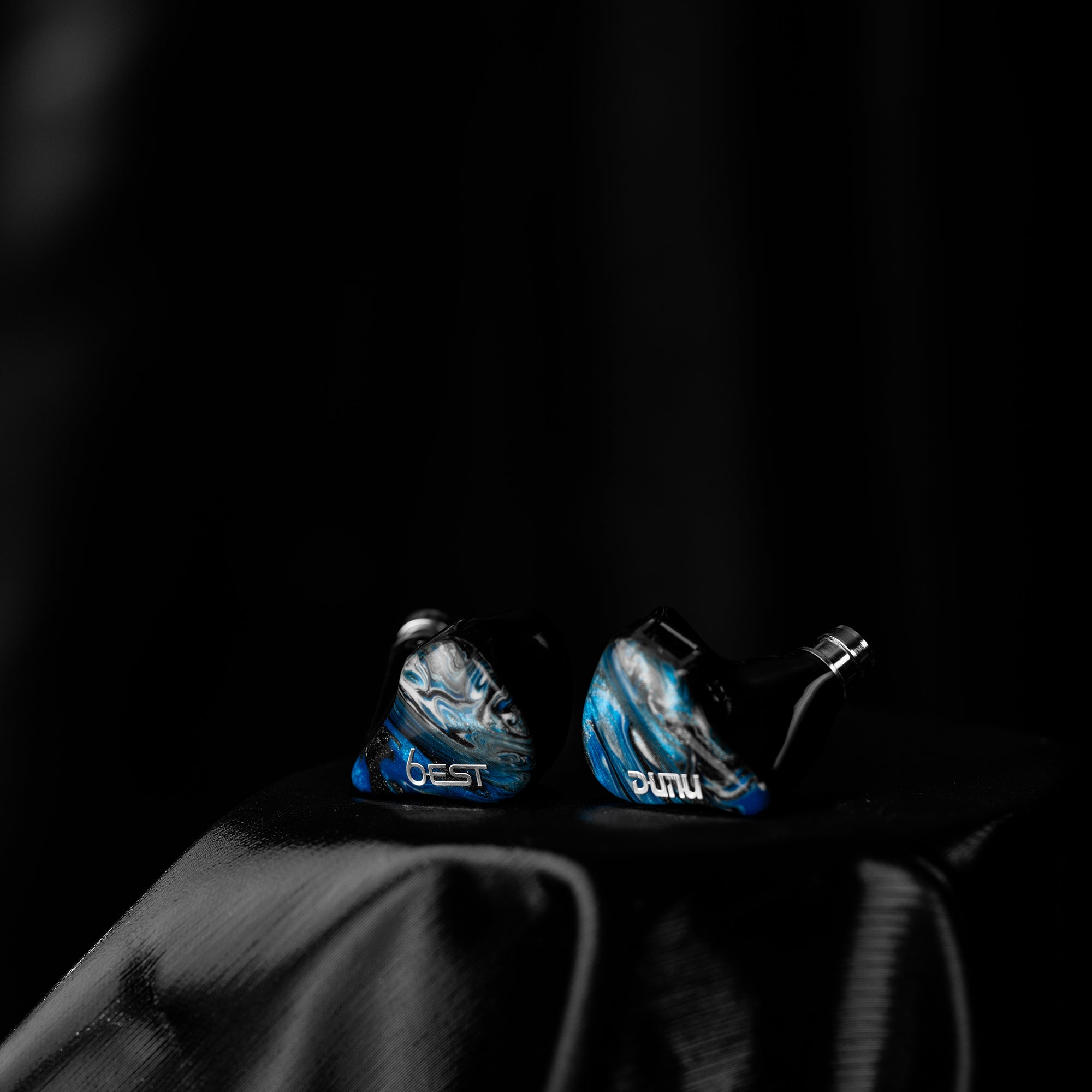 DUNU SA6 EST High-Fidelity In-Ear Monitors with 6 Balanced Armature Drivers - Perfect for Audiophiles, Musicians, and Studio Recording