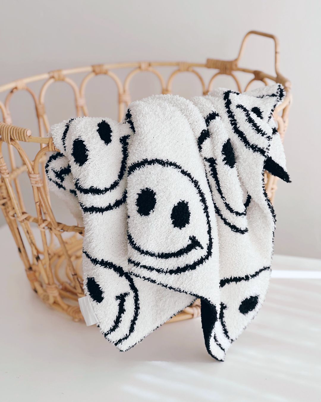 Cozy Smiley Face Fuzzy Blanket - Soft Fluffy Throw Blanket for Couch, Bed & Sofa - Warm & Comfortable Black Blanket for Home, Office & Travel Use