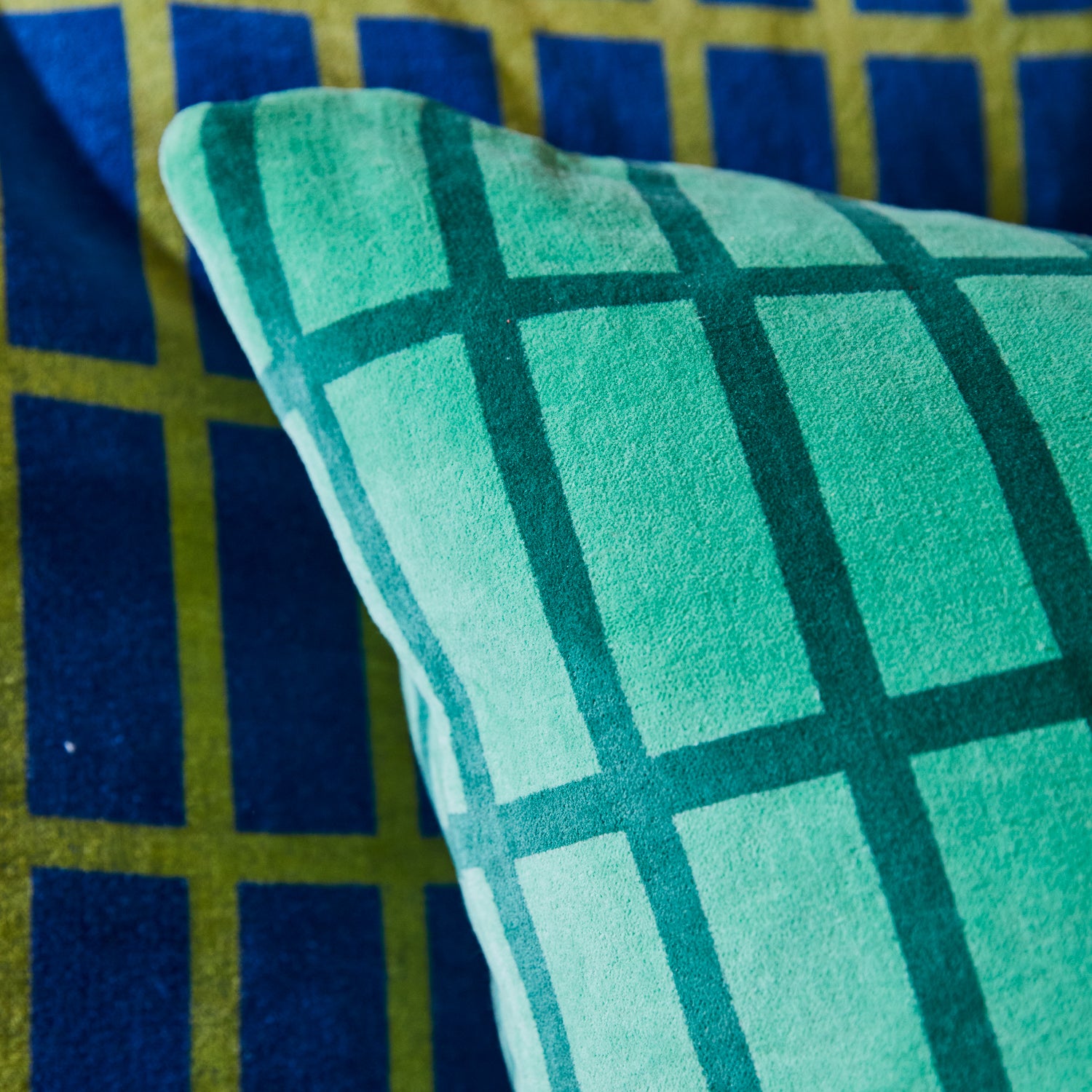 Luxury Remi Velvet Cushion - Emerald Green Sofa Pillow for Living Room Decor | Soft Throw Pillow Cover for Bed, Couch & Home Decor | Premium Velvet Fabric with Hidden Zipper
