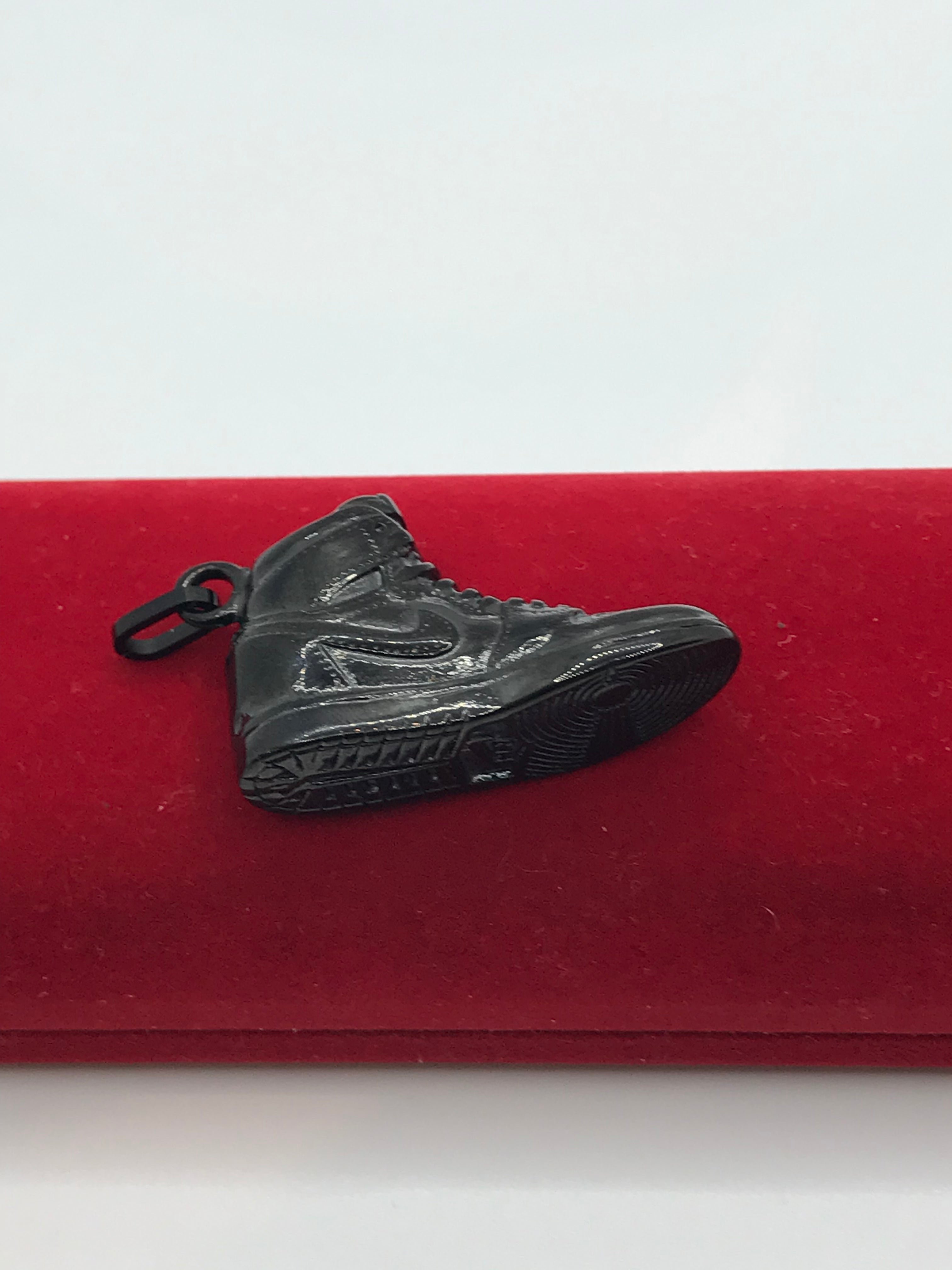 Premium Stainless Steel Shoe Pendant Charm - Durable & Stylish Jewelry for Sneakers, Boots & Casual Shoes - Perfect for Customization, Gifts & Fashion Accessories