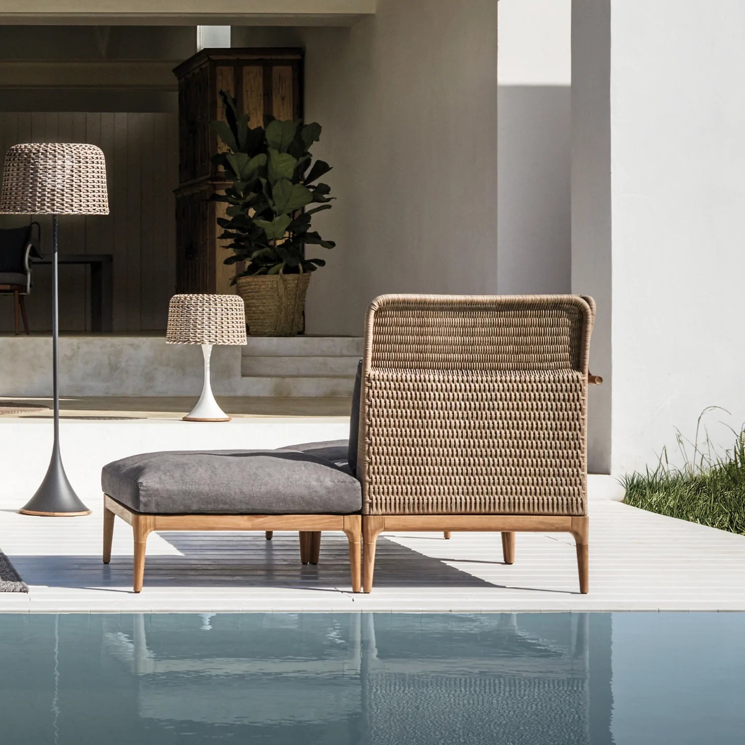 Gloster Lima High Back Left End/Corner Unit - Modern Outdoor Patio Furniture for Garden, Poolside & Balcony - Durable Wicker & Aluminum Design