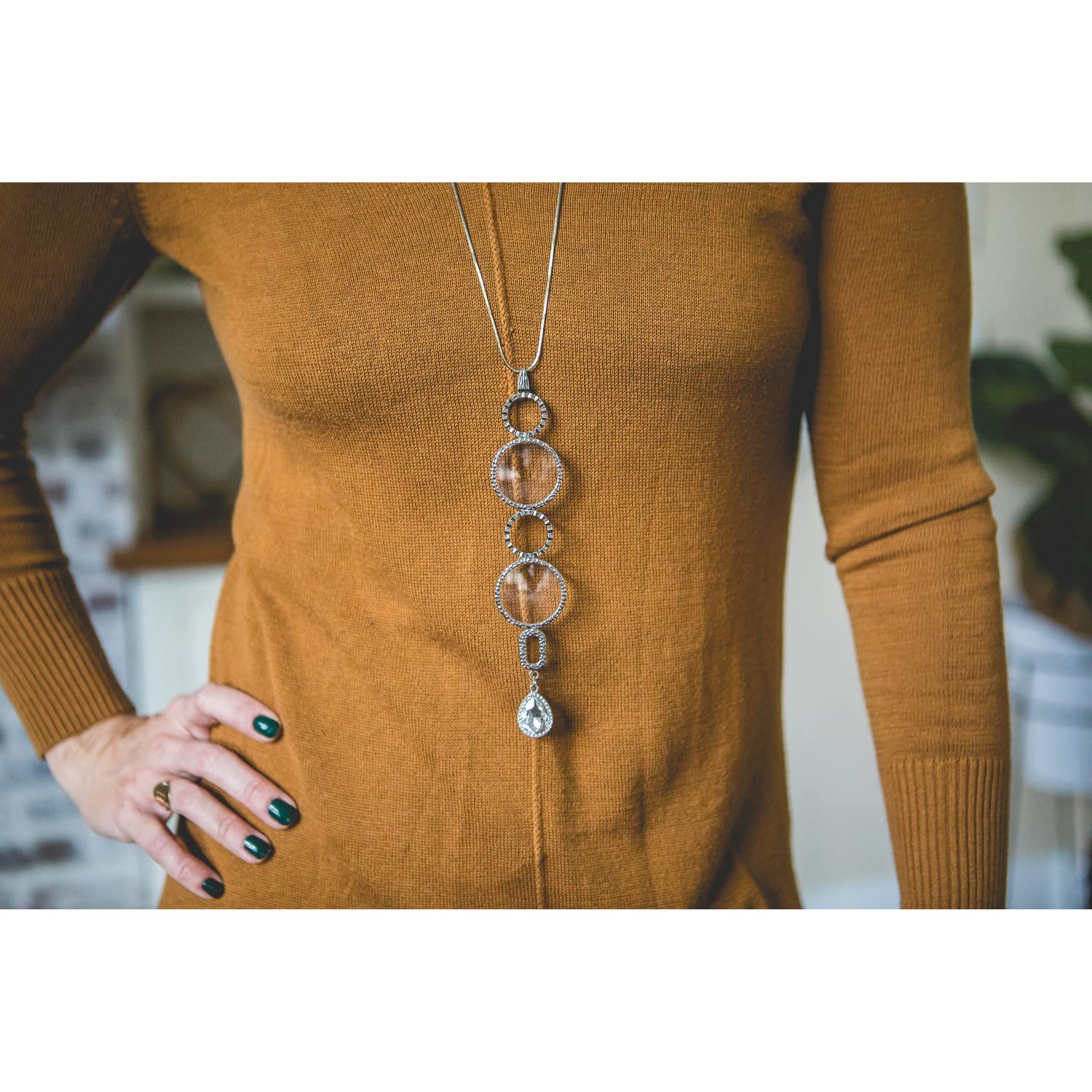 Fashionable Women's Eyeglass Chain Necklace - Adjustable Glasses Holder for Reading & Sunglasses - Perfect for Work, Travel & Daily Wear