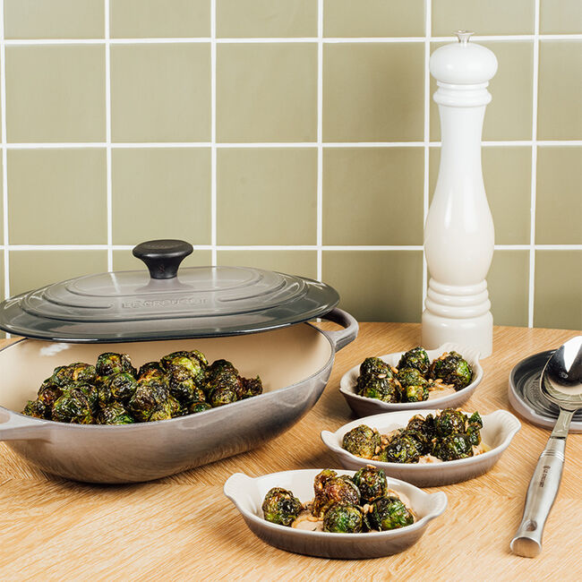 Le Creuset 3.4L Oblong Casserole Dish - Oyster Color | Premium Enameled Cast Iron Dutch Oven for Baking, Roasting & Serving | Perfect for Family Dinners, Holiday Meals & Entertaining Guests