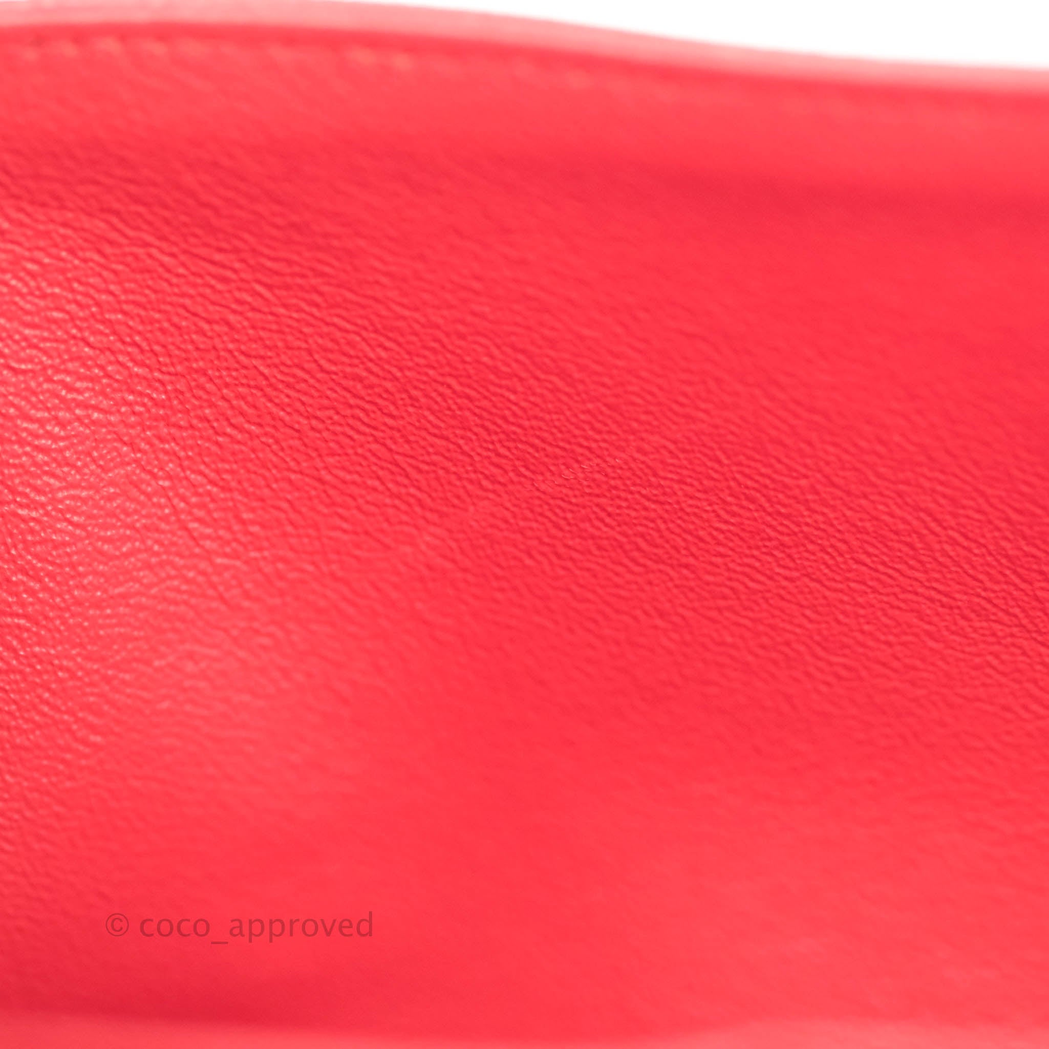 Chanel Classic M/L Medium Double Flap Bag in Chilli Red Caviar Leather with Gold Hardware 19C - Luxury Designer Handbag for Women, Perfect for Parties, Dating & Special Occasions