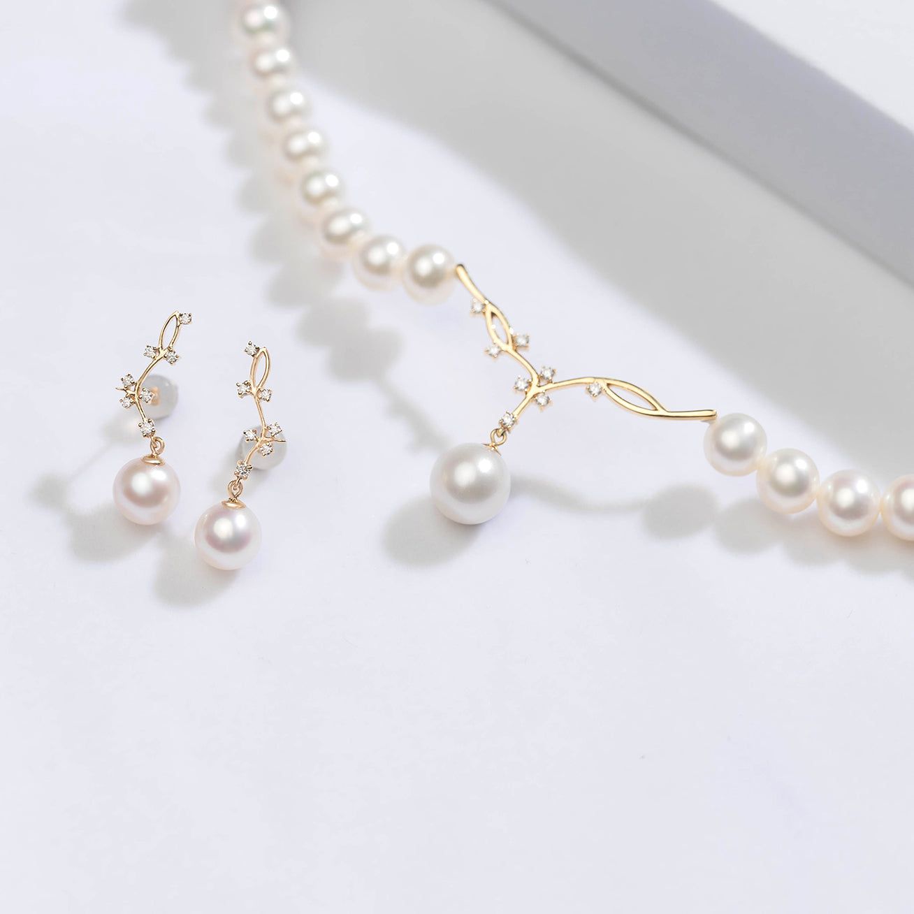 18K Gold Freshwater Pearl Necklace - Elegant Women's Jewelry Gift for Birthday, Anniversary & Wedding | KN00078 | STARRY | Perfect for Formal Events, Date Nights & Special Occasions