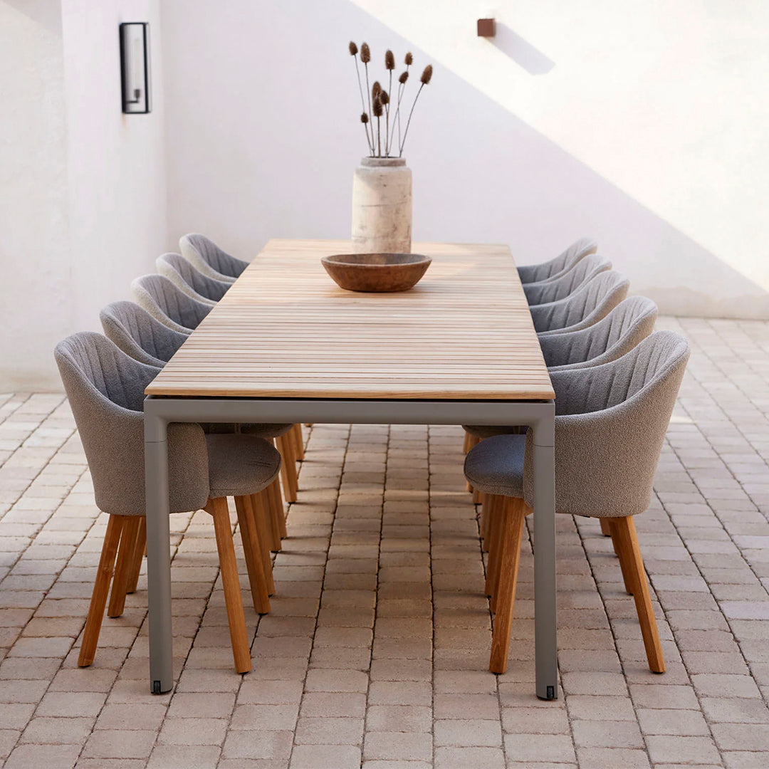 Extendable Outdoor Dining Table for Patio, Garden, Backyard - Weatherproof & Space-Saving Expandable Table for Entertaining Guests
