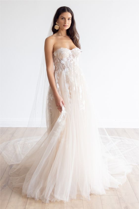 Wtoo Austin Gown - Elegant Wedding Dress with Lace Details | Perfect for Bridal Ceremonies, Formal Events & Special Occasions