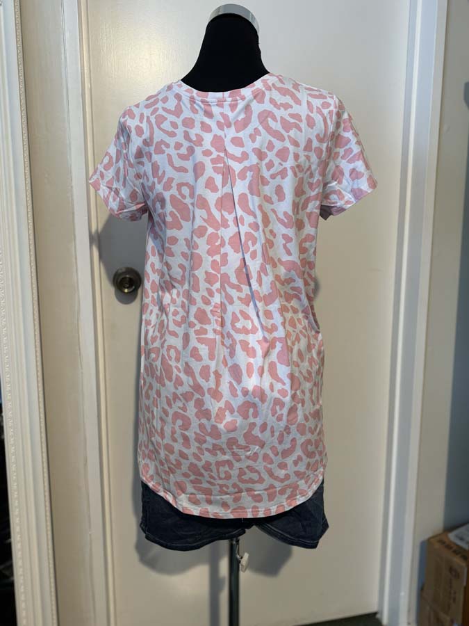 Karter Tee | Soft Cotton Leopard Print T-Shirt for Men & Women – Casual Wear, Street Style, and Everyday Comfort