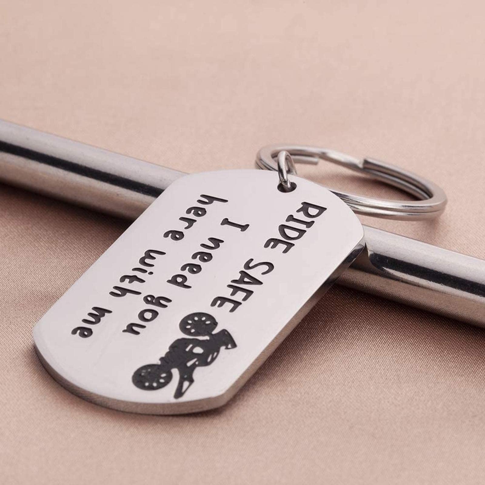 Retro Keychain for Men - Creative Key Ring Gift for Daily Use