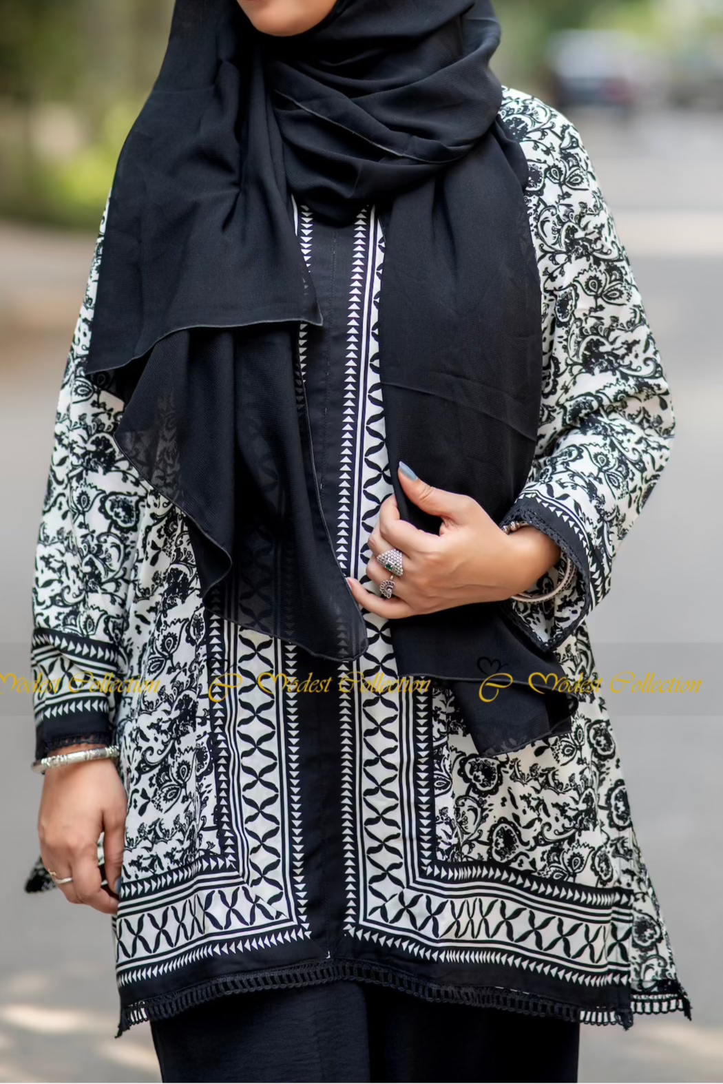 Stylish Lia Tunic for Women - Comfortable & Fashionable Blouse for Casual Wear, Office & Date Night Outfits