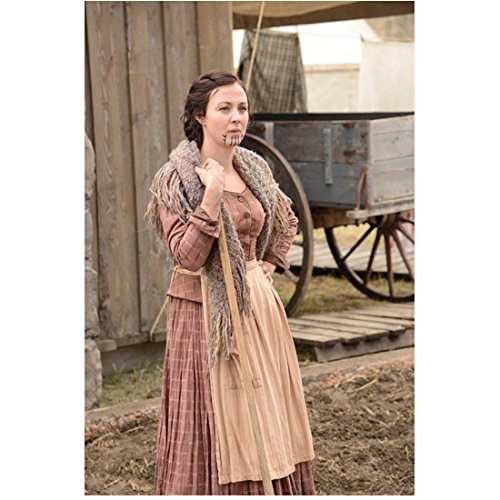 Robin McLeavy in Hell on Wheels TV Series 8x10 Photo - Wearing Apron and Shawl Over Dress - Perfect for Collectors, Fans, and Home Theater Decor