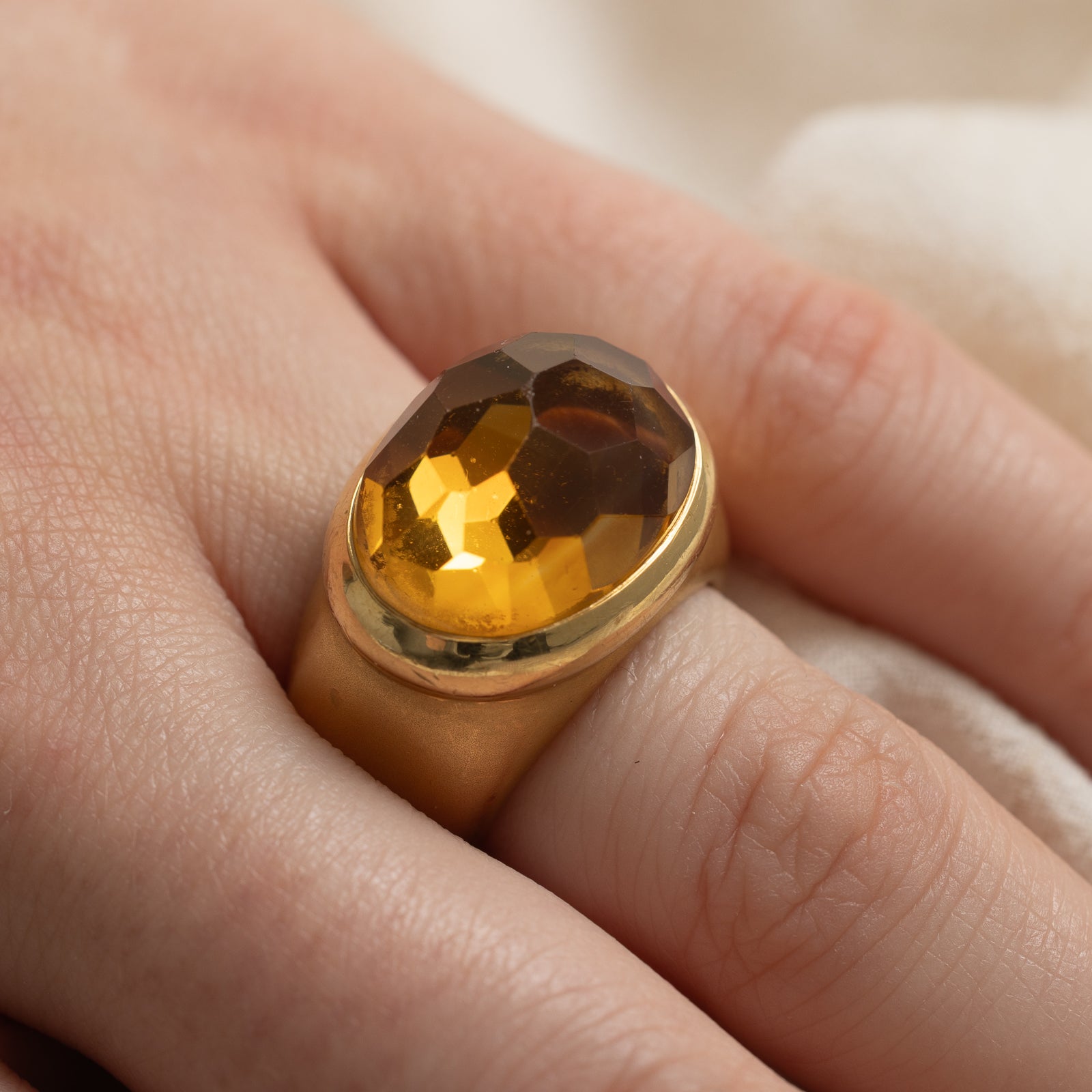 Pomellato 18K Yellow Gold Citrine Cocktail Ring - 12.00 Carat Oval Cut Gemstone, Size 6.5 - Elegant Statement Jewelry for Parties, Weddings & Special Occasions