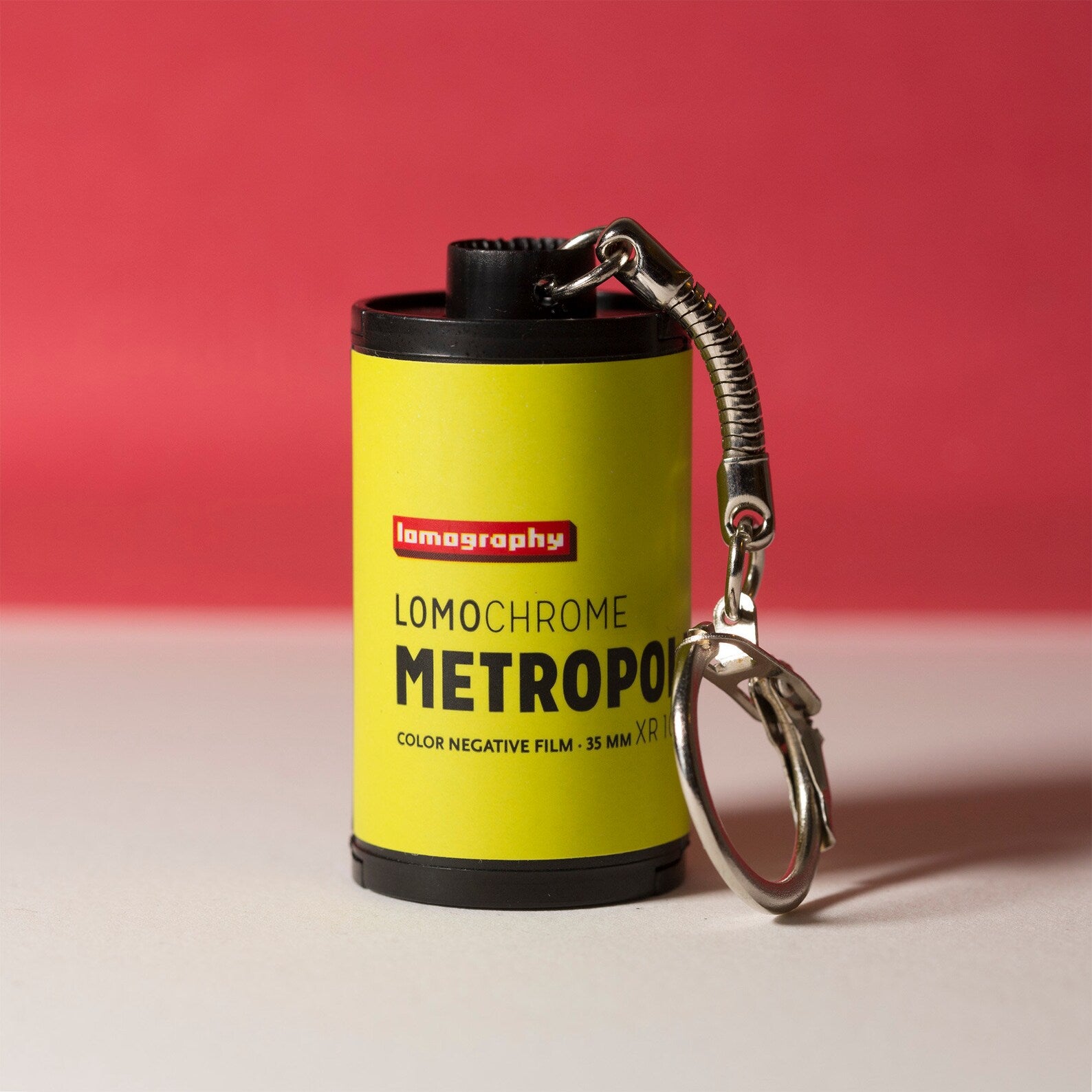 35mm Film Canister Keychain - Vintage Camera Film Key Ring for Photographers & Film Enthusiasts - Perfect Gift for Travel, Photography, and Everyday Carry