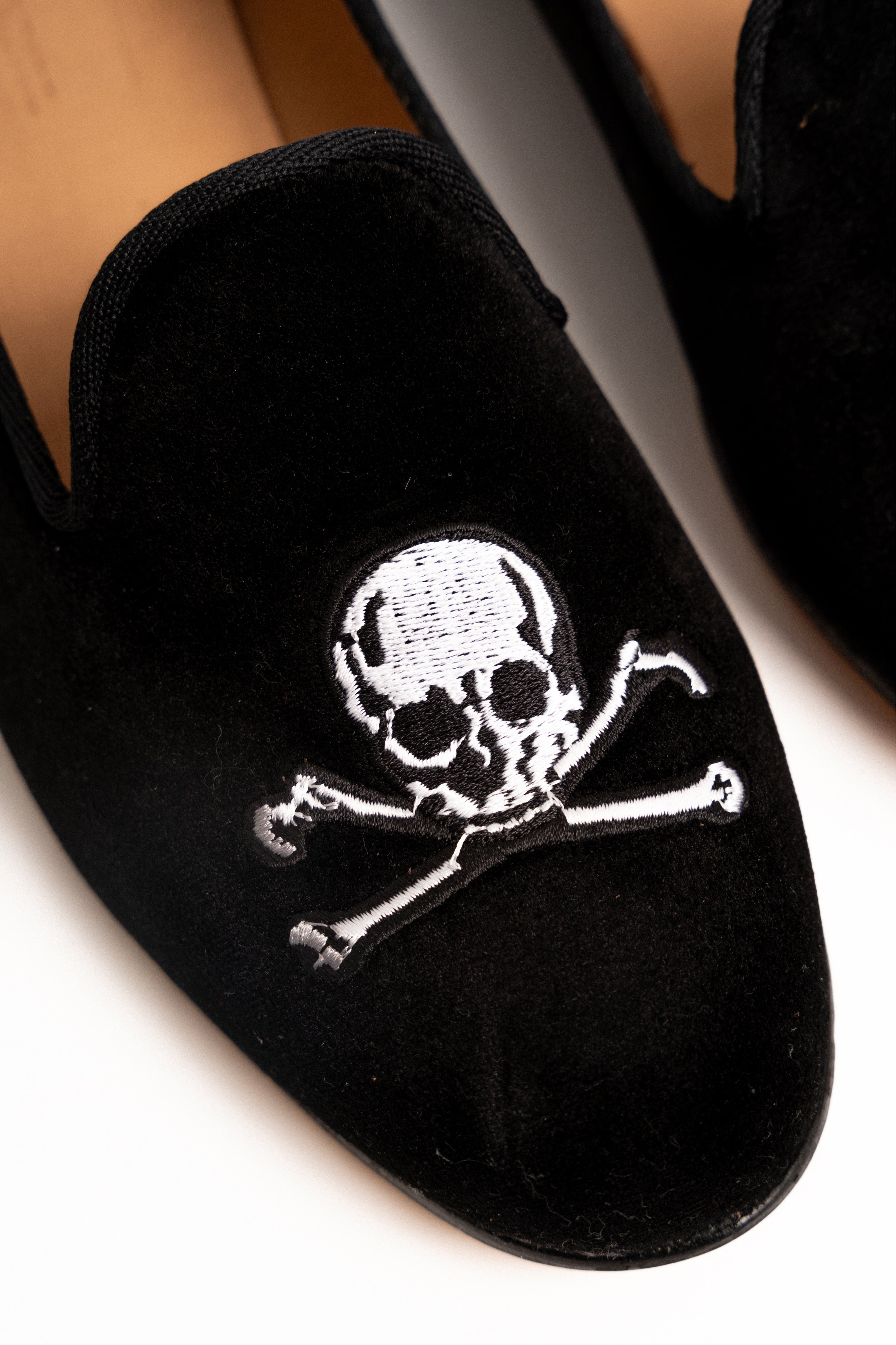 Yale Slippers for Women & Men - Comfortable Indoor & Outdoor House Shoes for Home, Lounge, and Relaxation