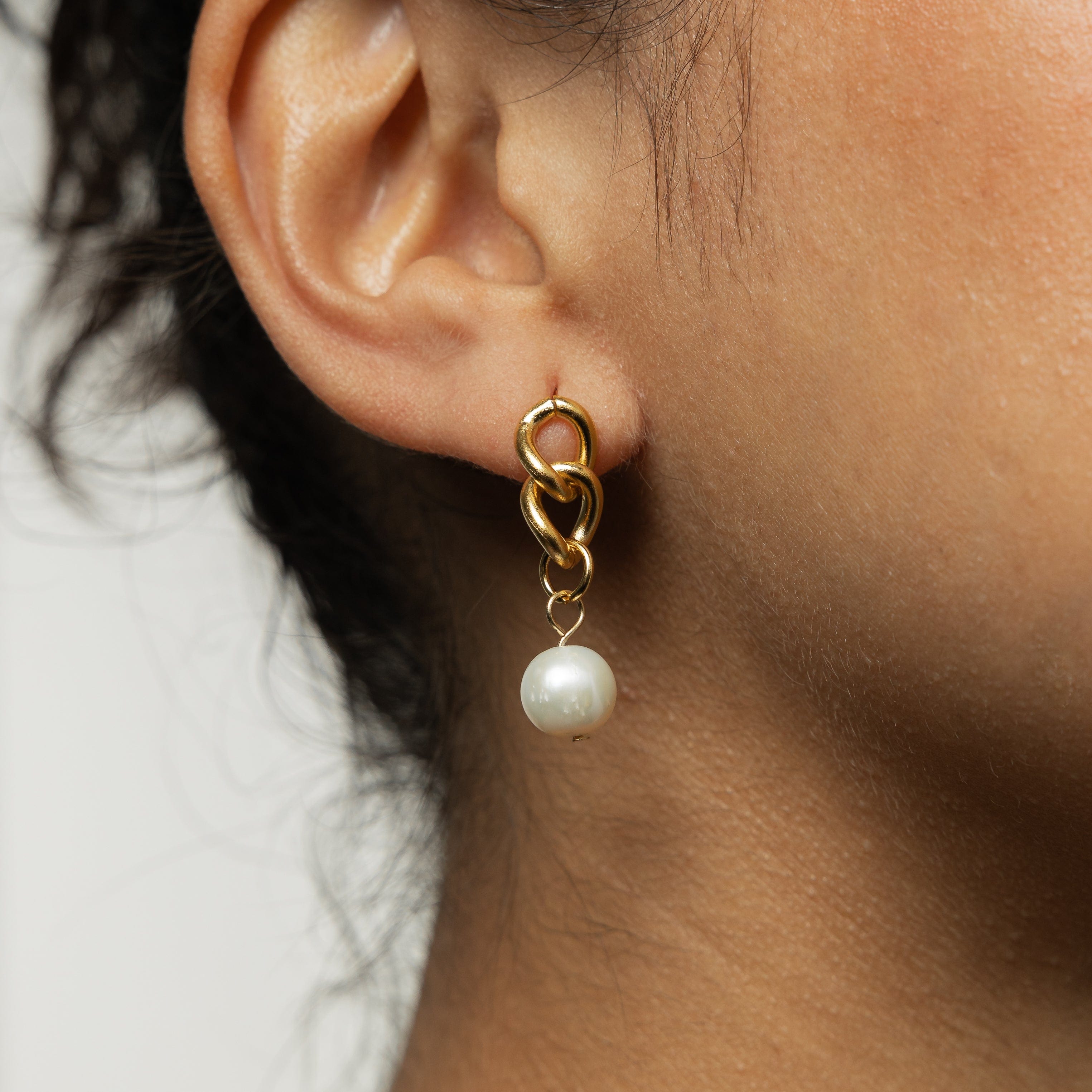 Elegant Pearl Drop Earrings for Women - Dangle Pearl Jewelry Gift for Her - Perfect for Weddings, Parties & Special Occasions