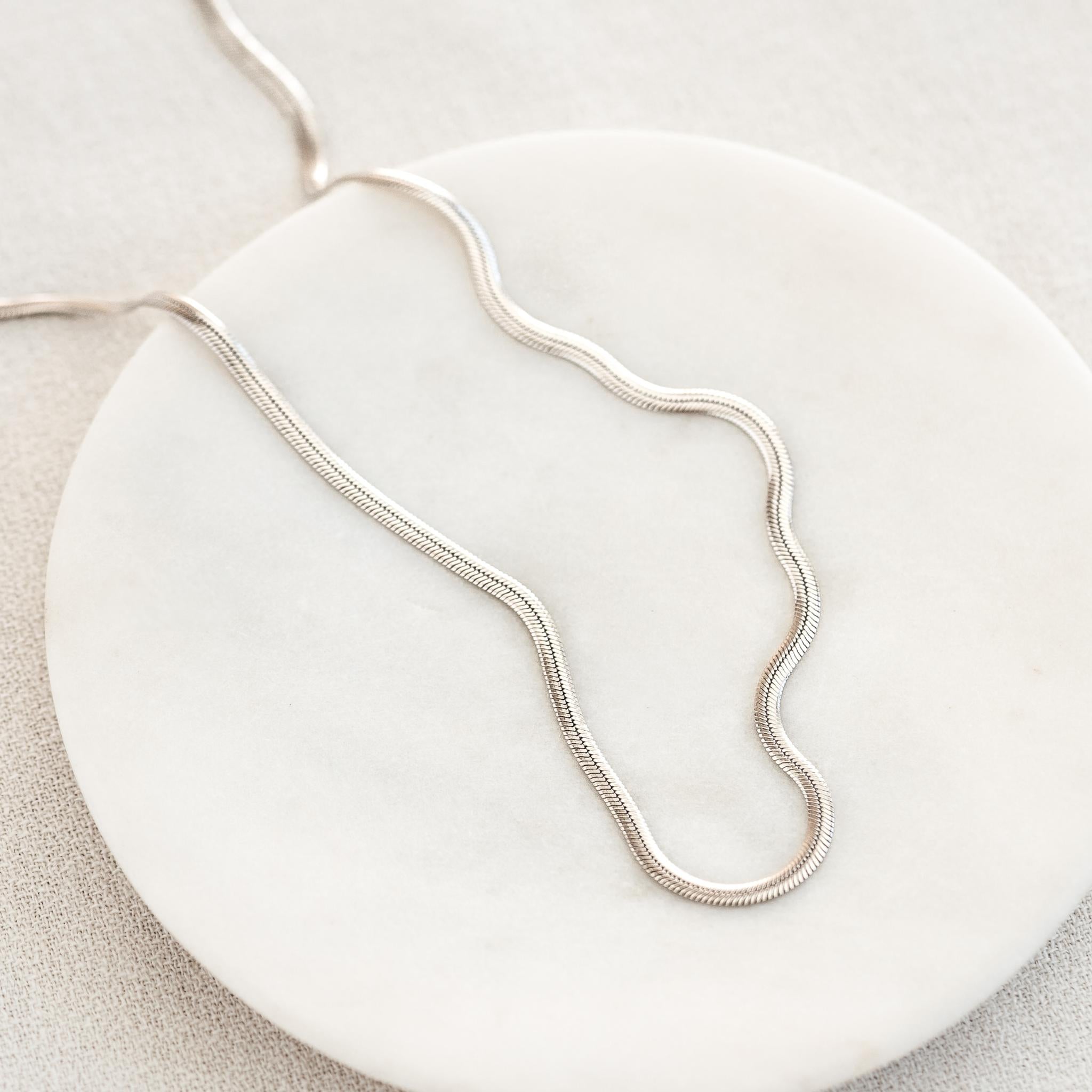 Elegant Silver Snake Chain Necklace for Women - Dainty & Hypoallergenic Jewelry Gift for Her - Perfect for Everyday Wear, Date Nights & Special Occasions