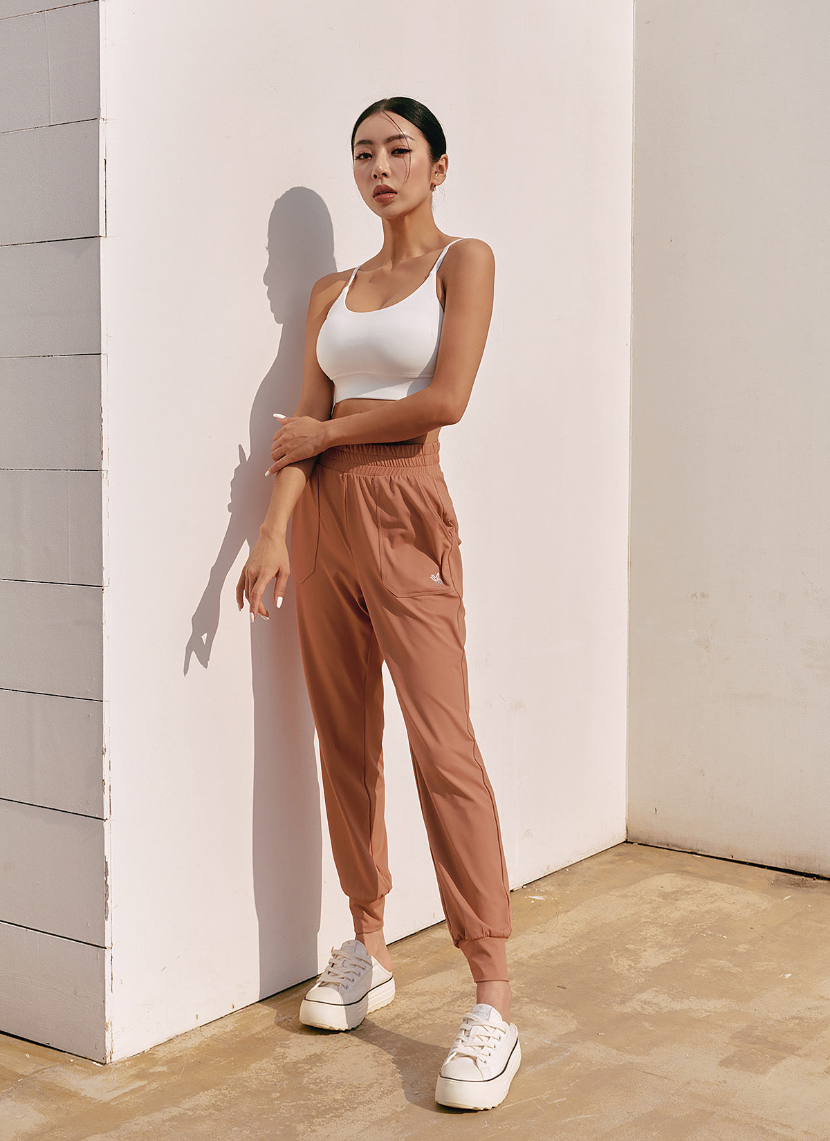 Medium Feather In Band Jogger Pants - Women's Lightweight Athletic Lounge Pants for Yoga, Running & Casual Wear