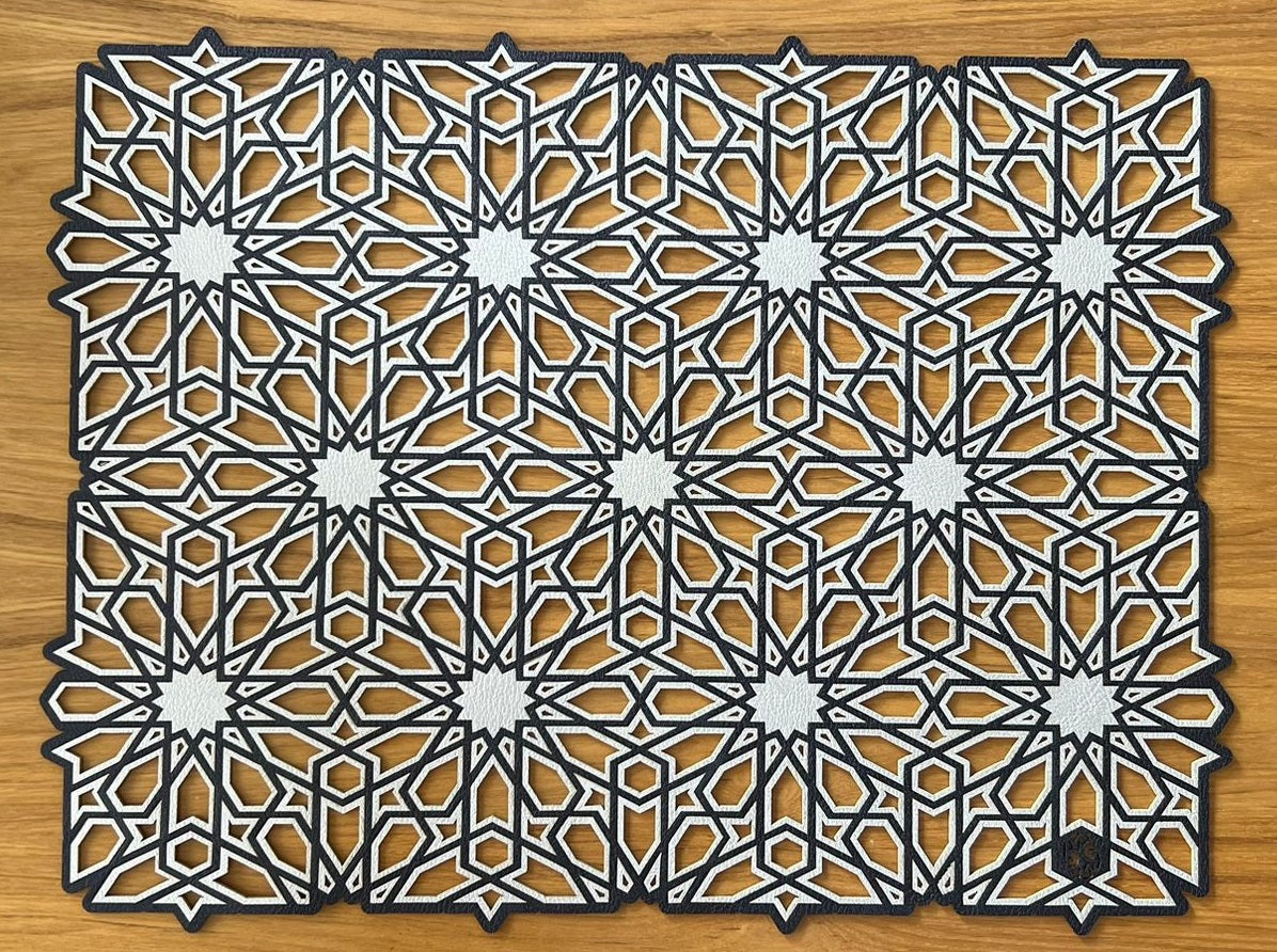Domo R Silver & Carbon Fiber Placemat Set - Heat Resistant & Non-Slip Table Mats for Dining, Kitchen, Office, and Party Decor