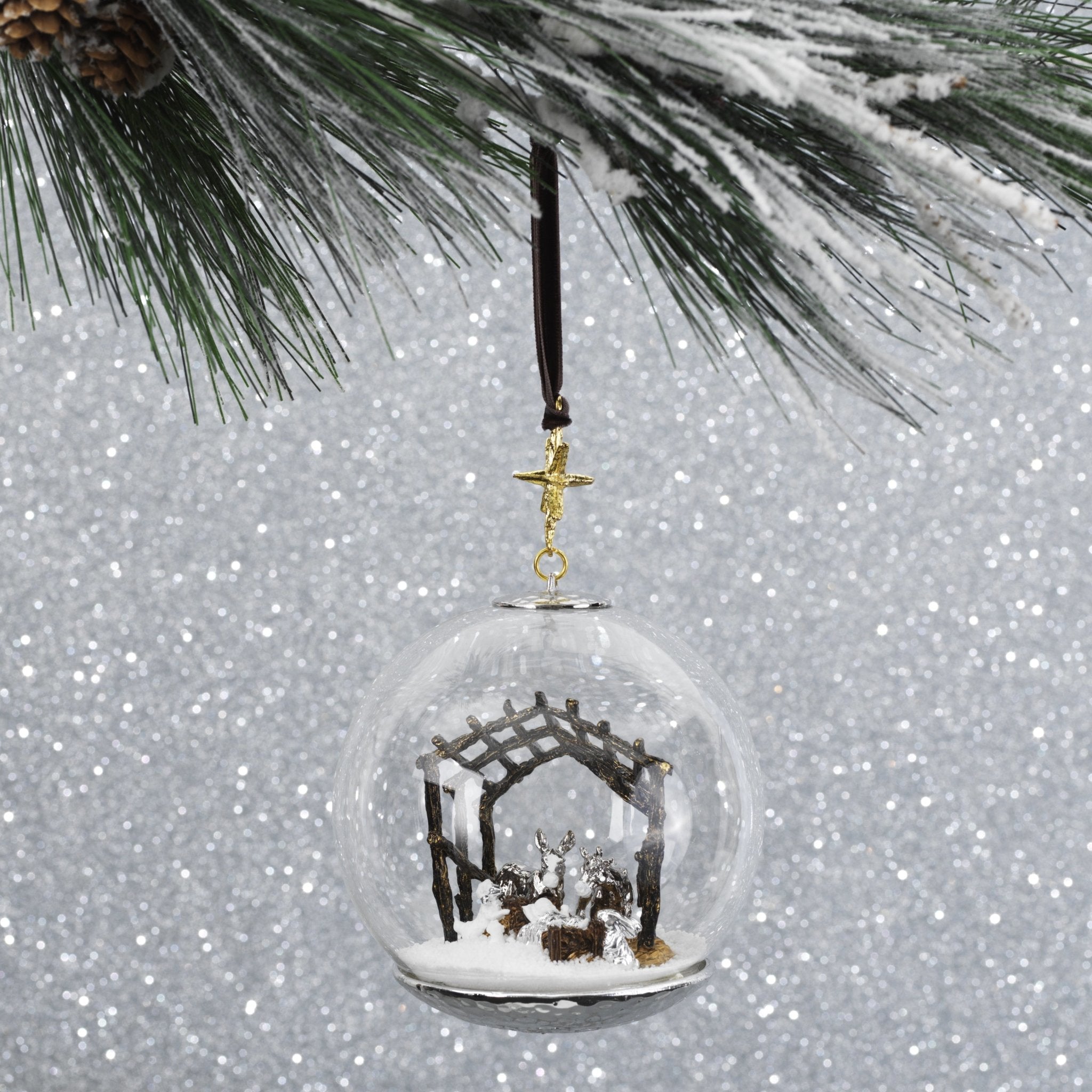 Beautiful Manger Snow Globe Christmas Ornament - Perfect for Holiday Decorations, Gifts & Nativity Scene Displays