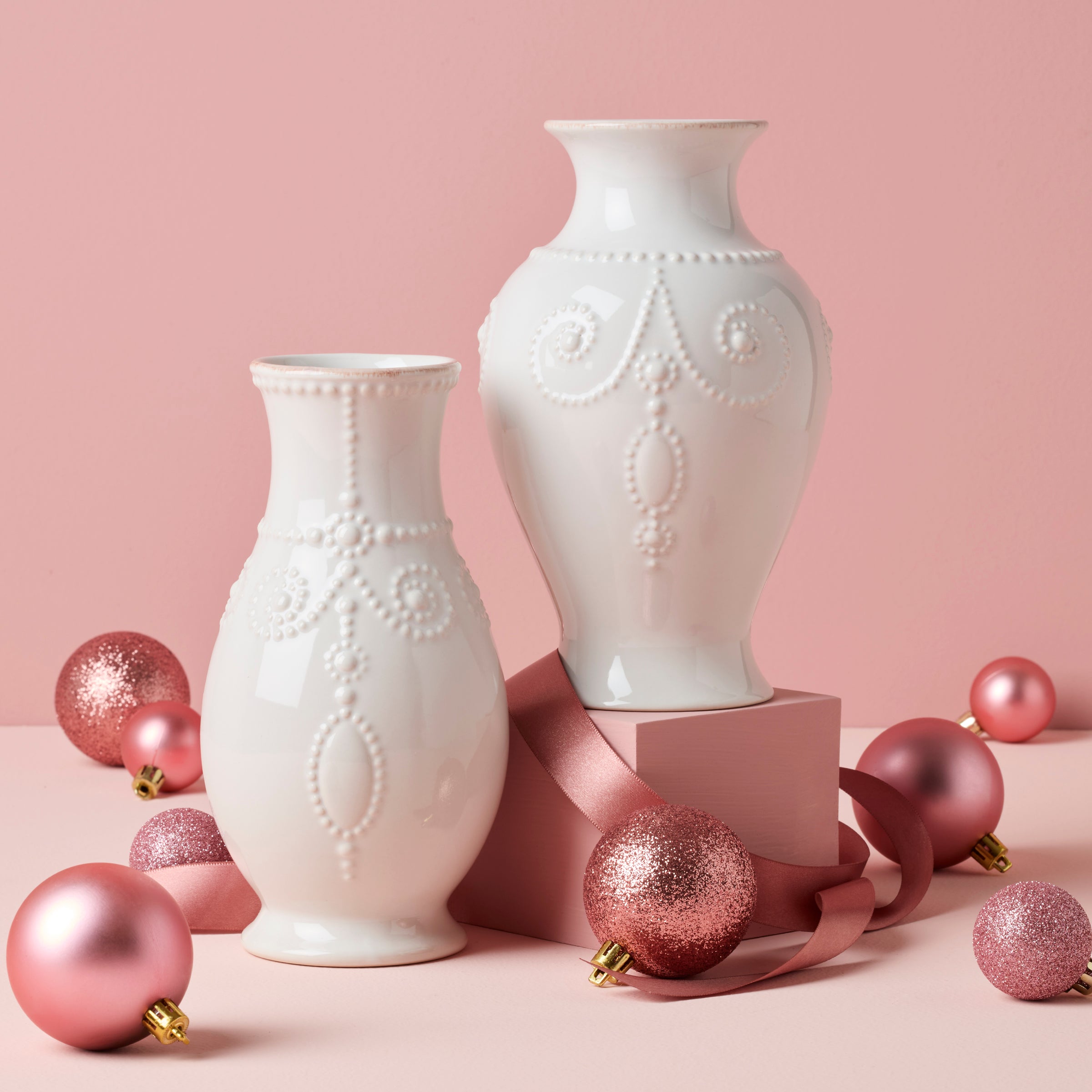 Elegant French Perle White Bouquet Vase - Premium Ceramic Flower Vase for Wedding Centerpieces, Home Decor & Gift Giving